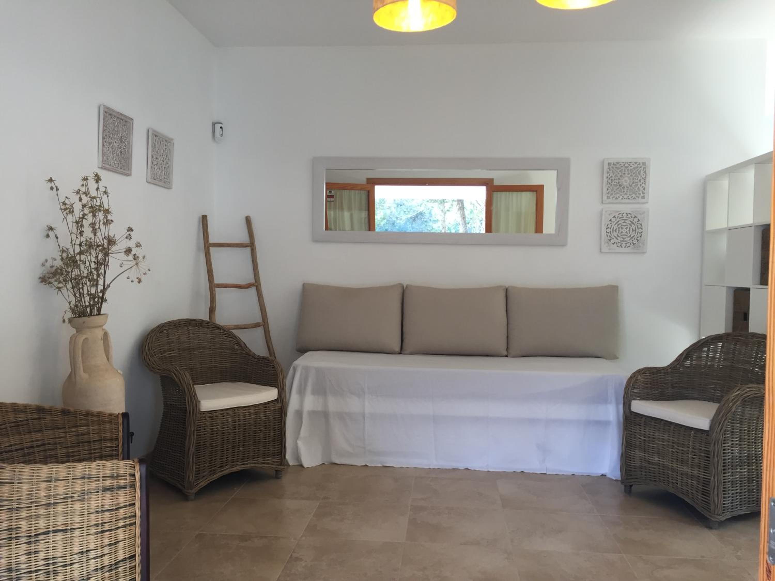 Es Lliri Blanc view 5