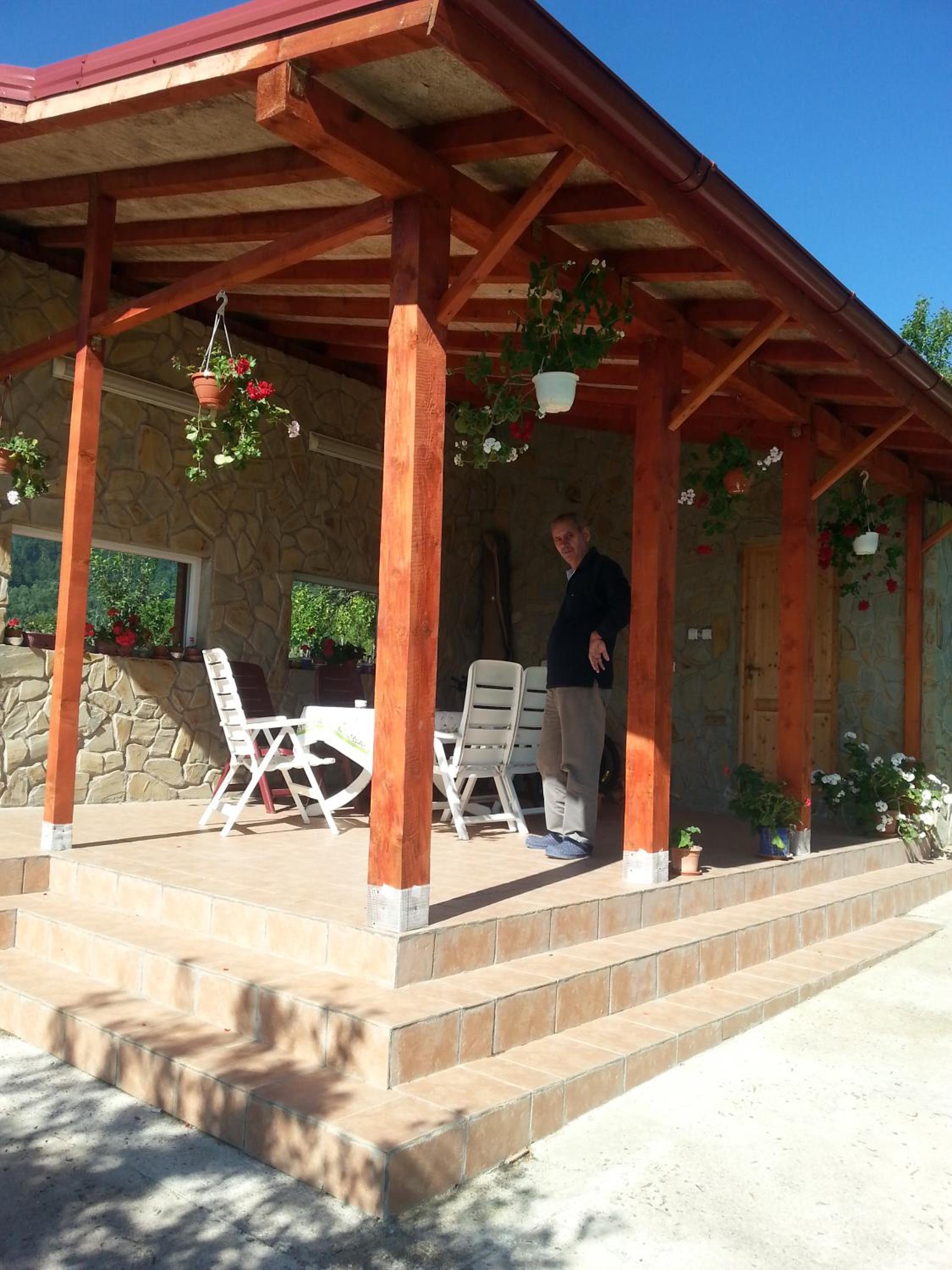 Photo 8