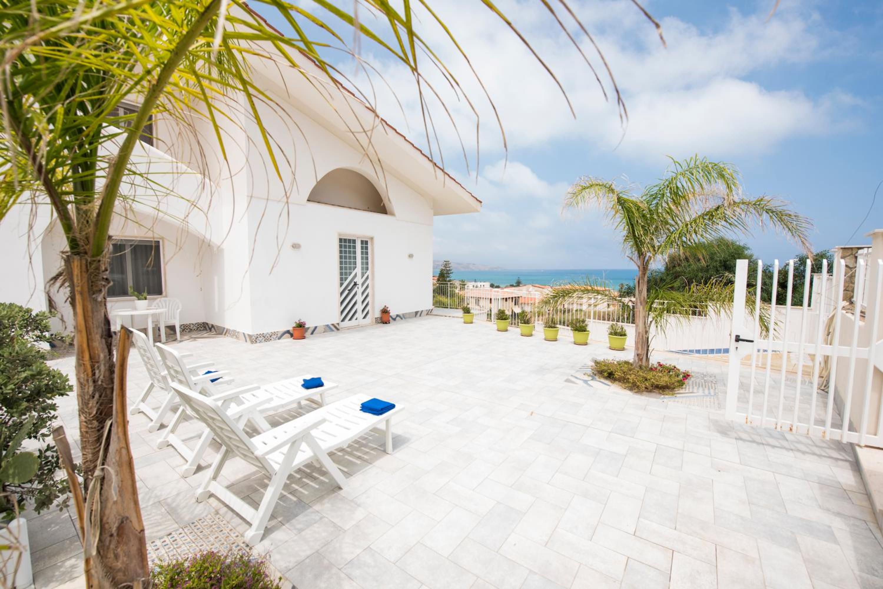 Villa Trinacria Apartments view 3