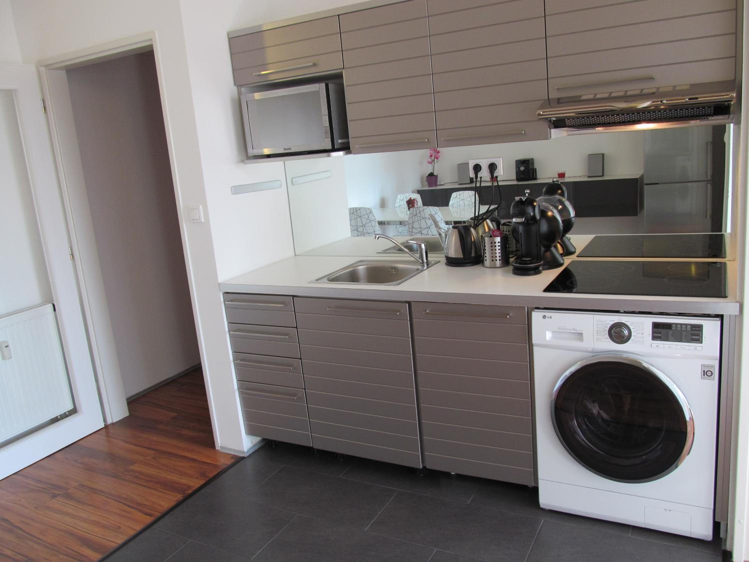 Golden Family Apartments