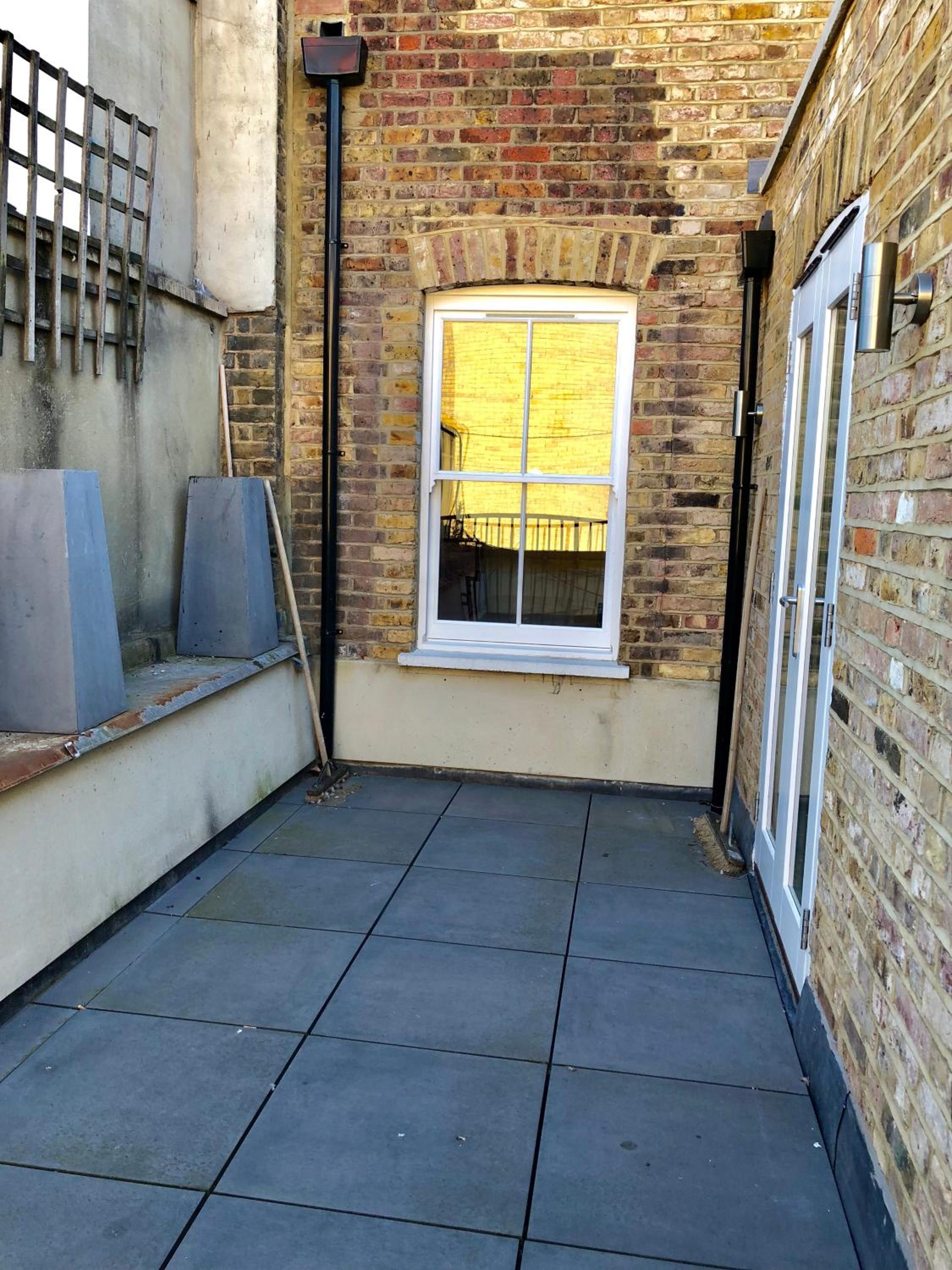 balcony