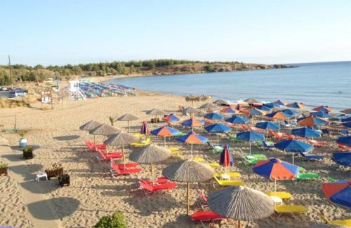 Cozy Renovated Apartment "Filoxenia" view 3