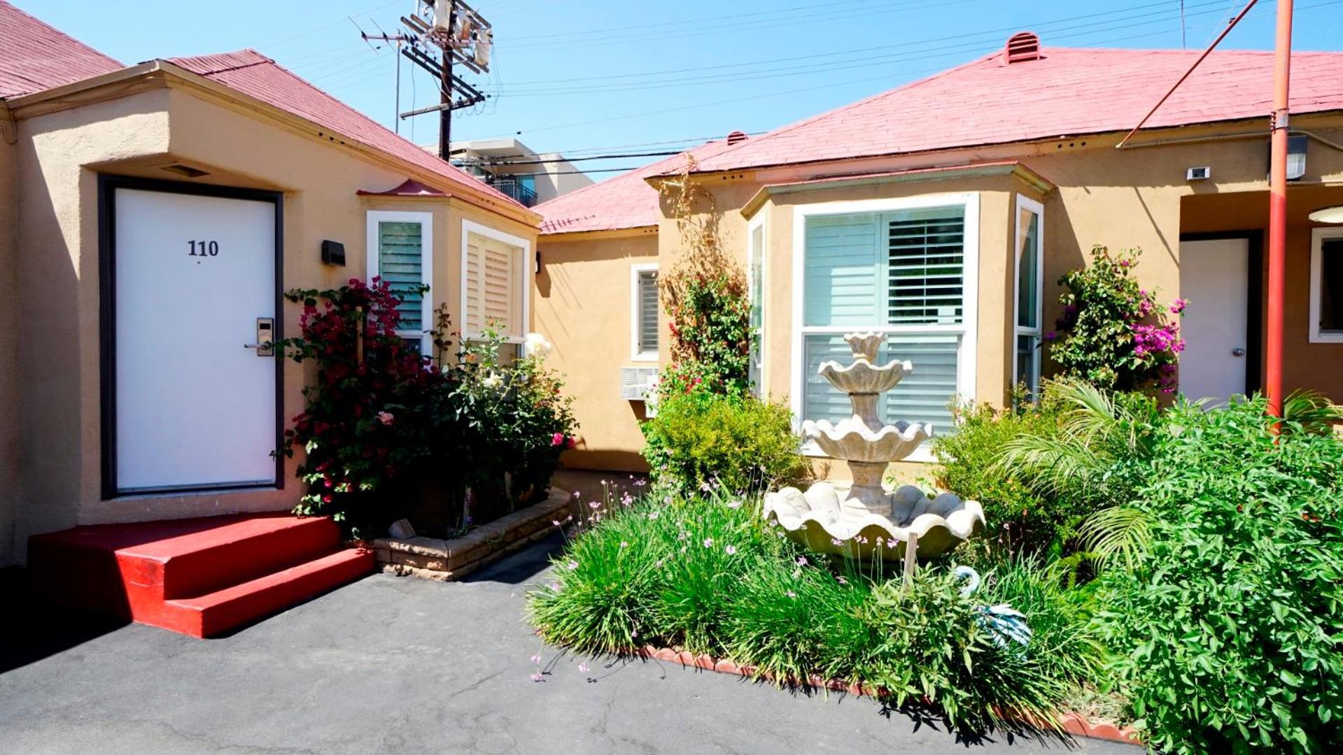 Los Angeles Vacations - El Royale Hotel - Near Universal Studios Hollywood - Property Image 40