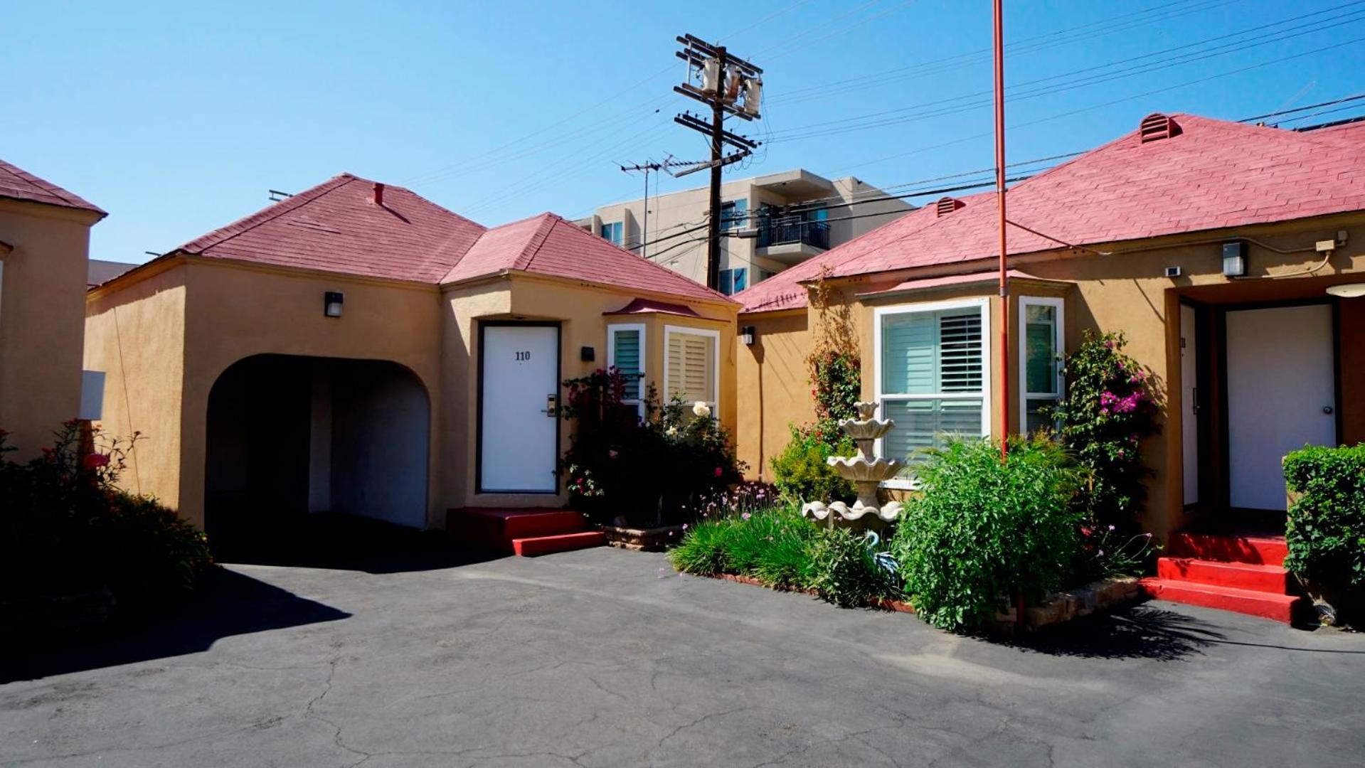Los Angeles Vacations - El Royale Hotel - Near Universal Studios Hollywood - Property Image 41
