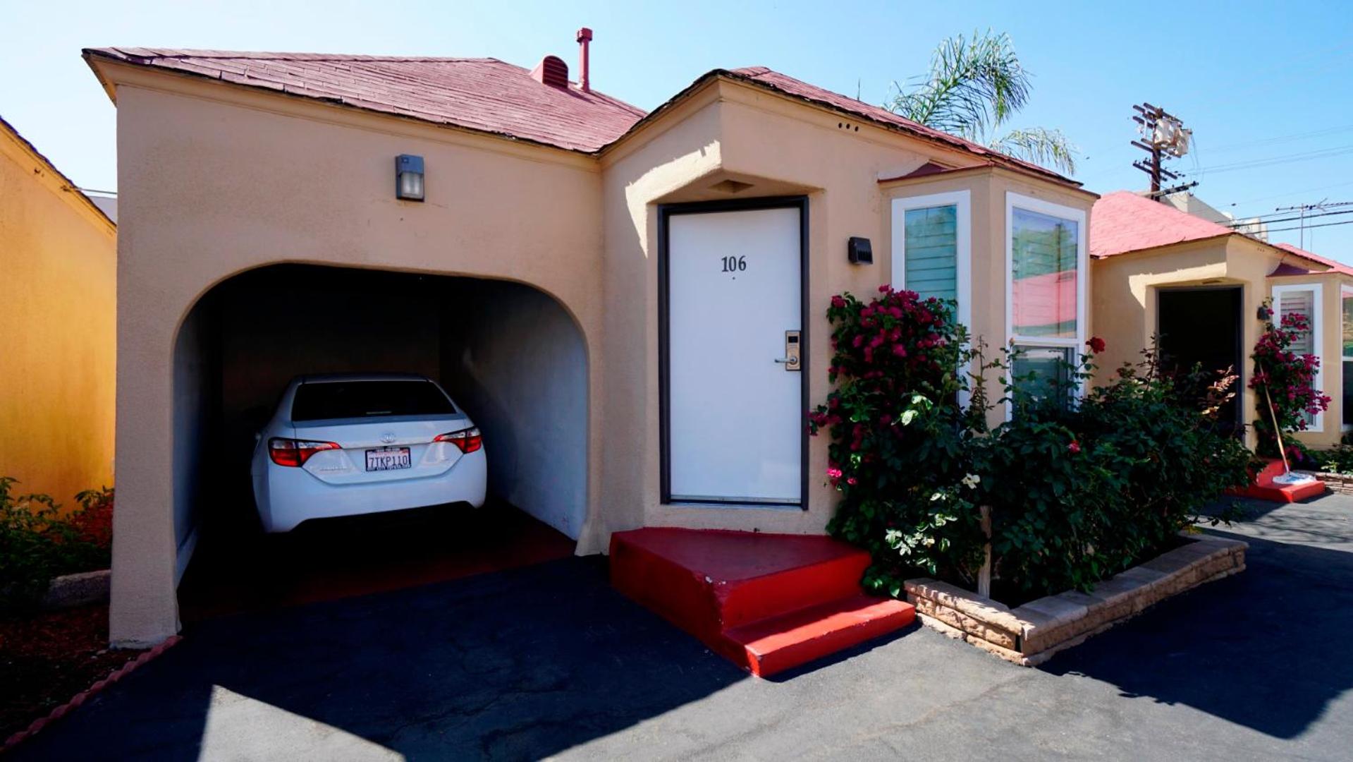 Los Angeles Vacations - El Royale Hotel - Near Universal Studios Hollywood - Property Image 45