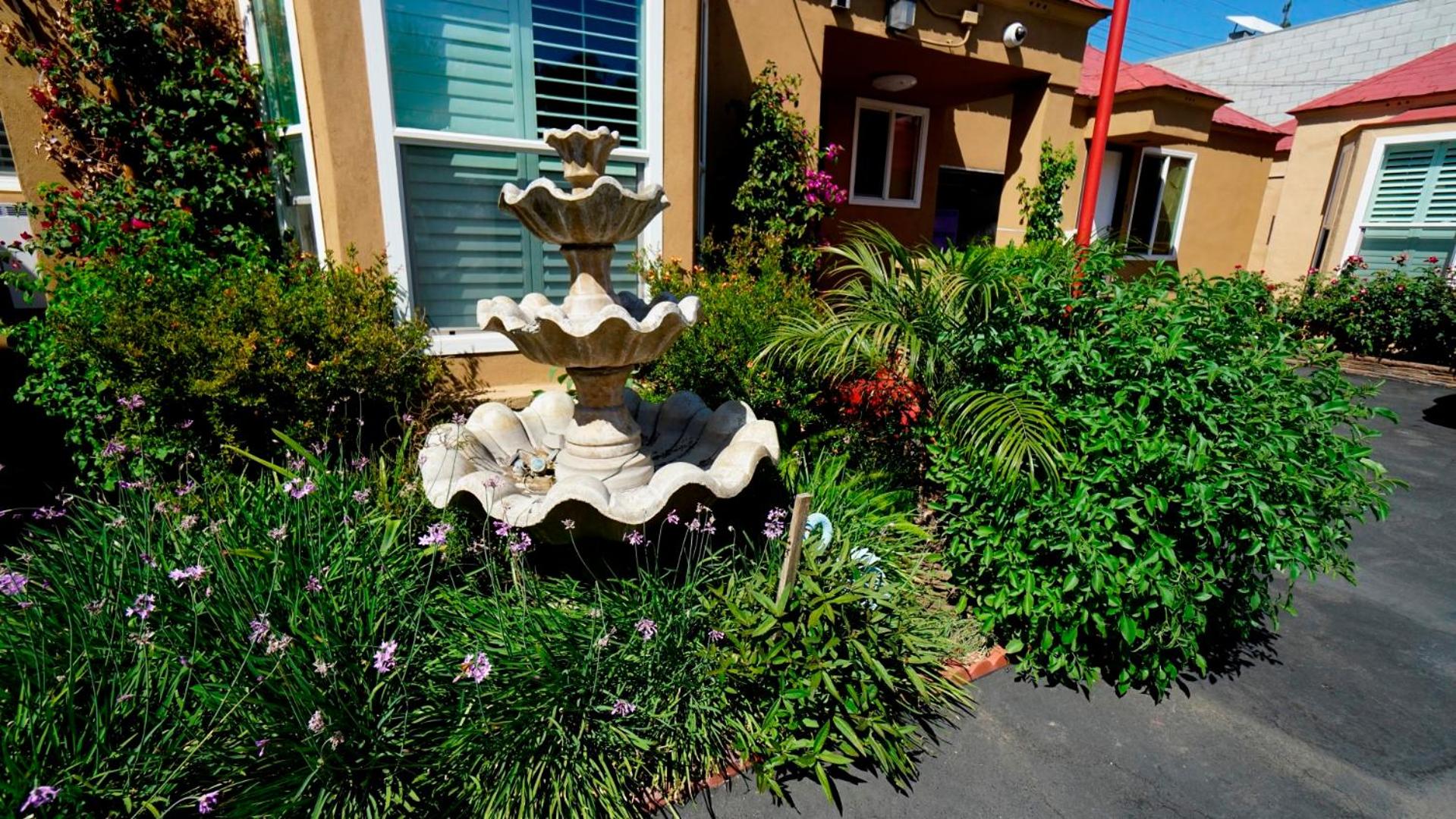 Los Angeles Vacations - El Royale Hotel - Near Universal Studios Hollywood - Property Image 46