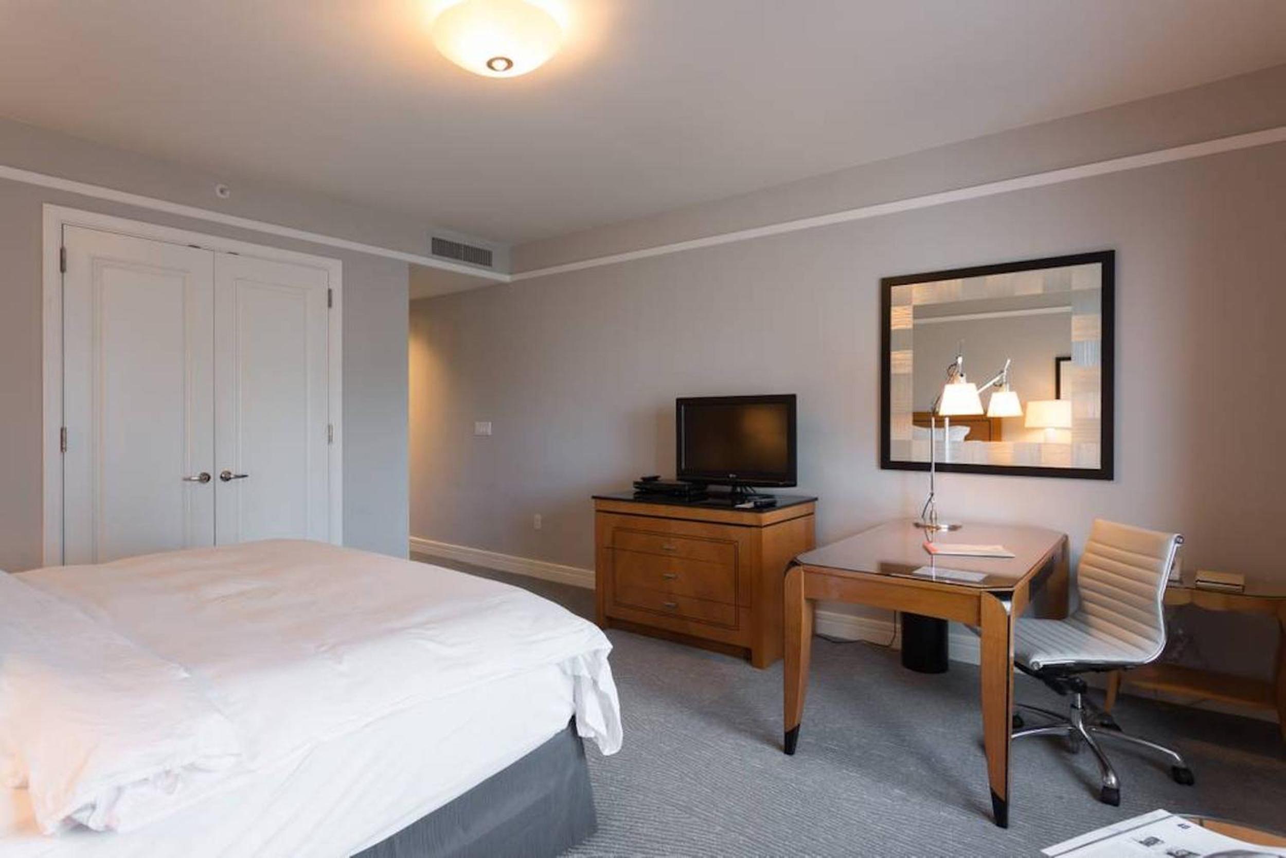 Signature Suite at Four Seasons Residences - Limited Time Offer