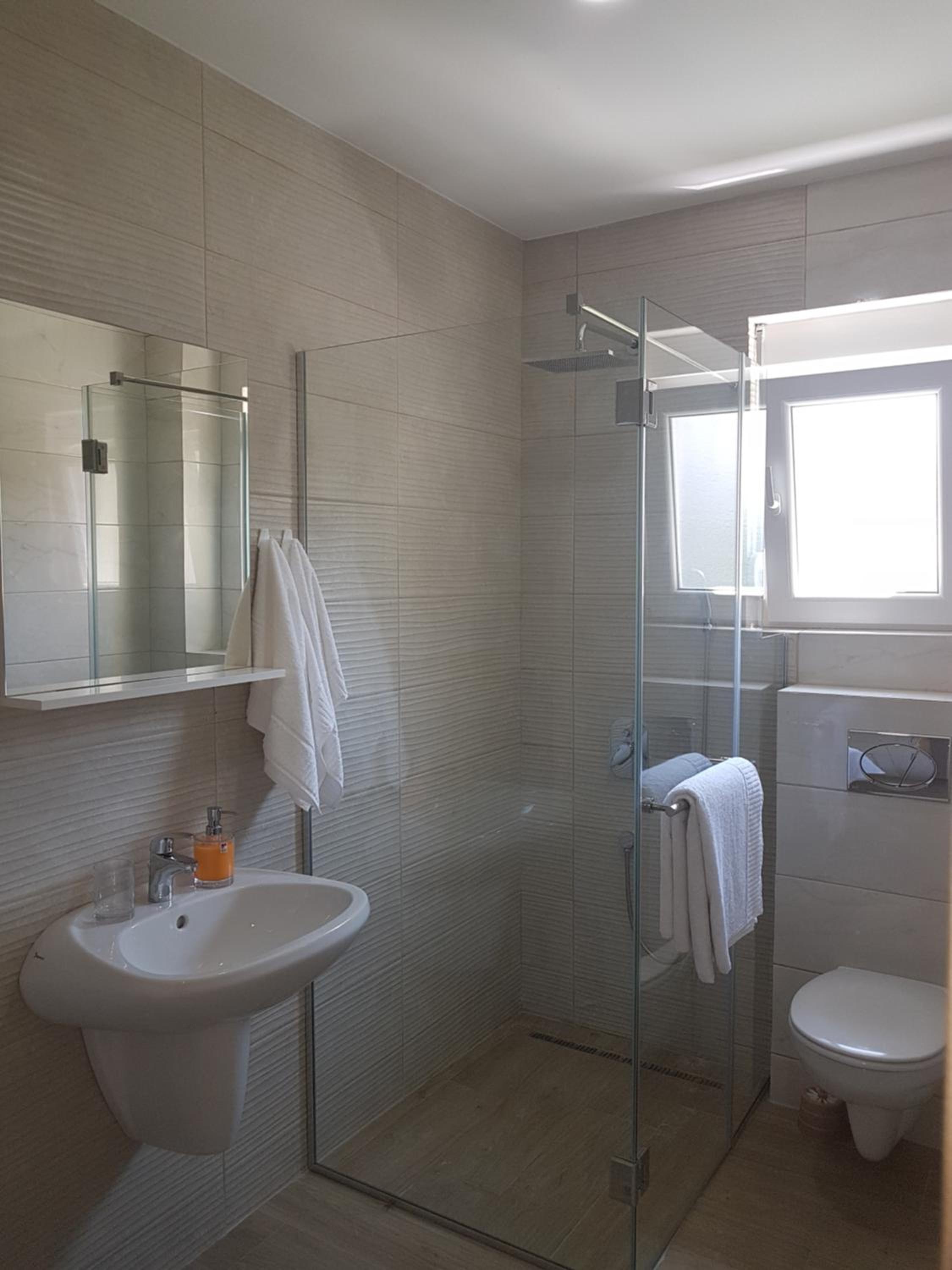 Apartments and Rooms Lijesevic