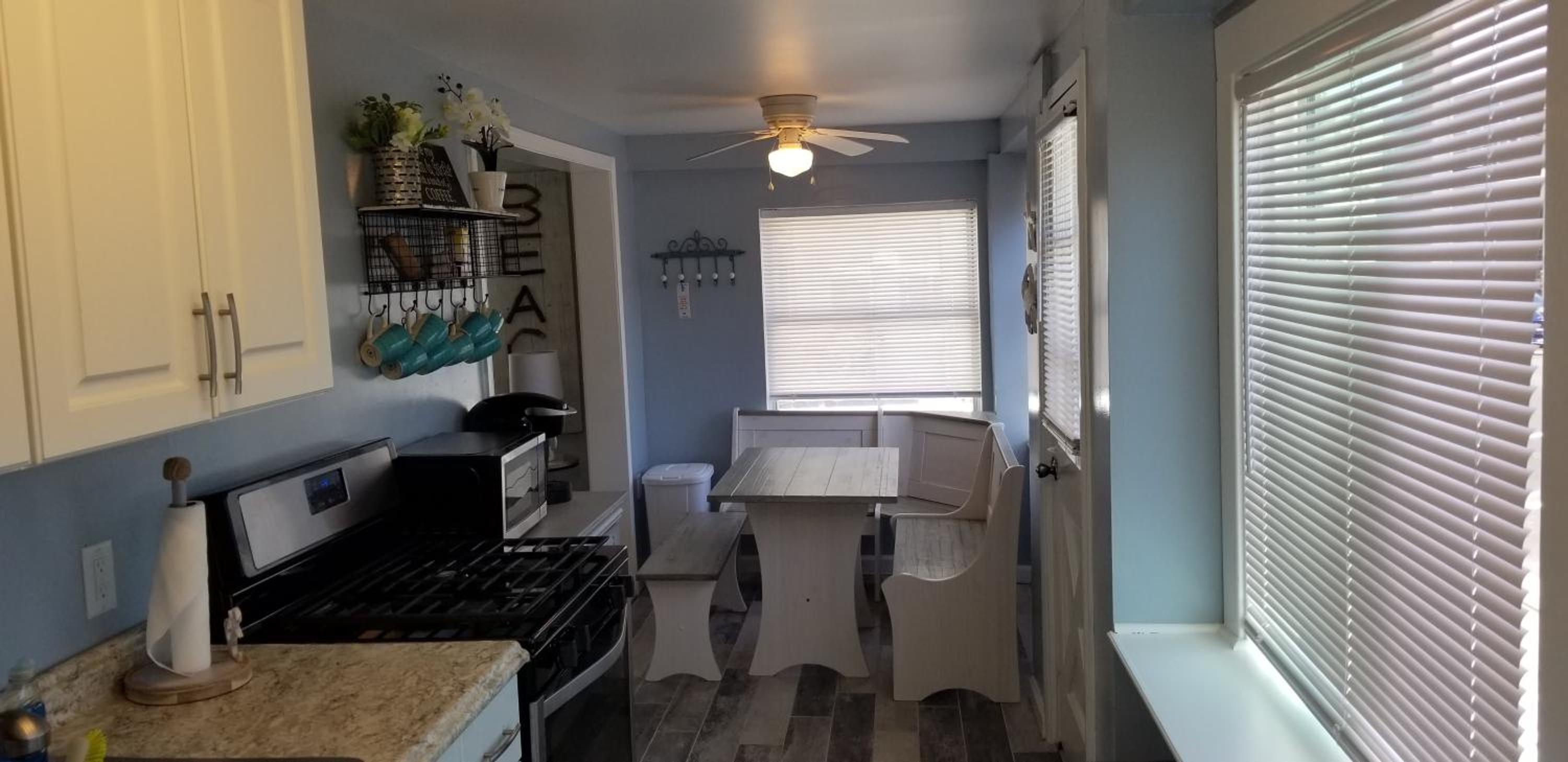 1st floor cottage! One Block to Beach, Convention Center and Wildwood Crest! view 3
