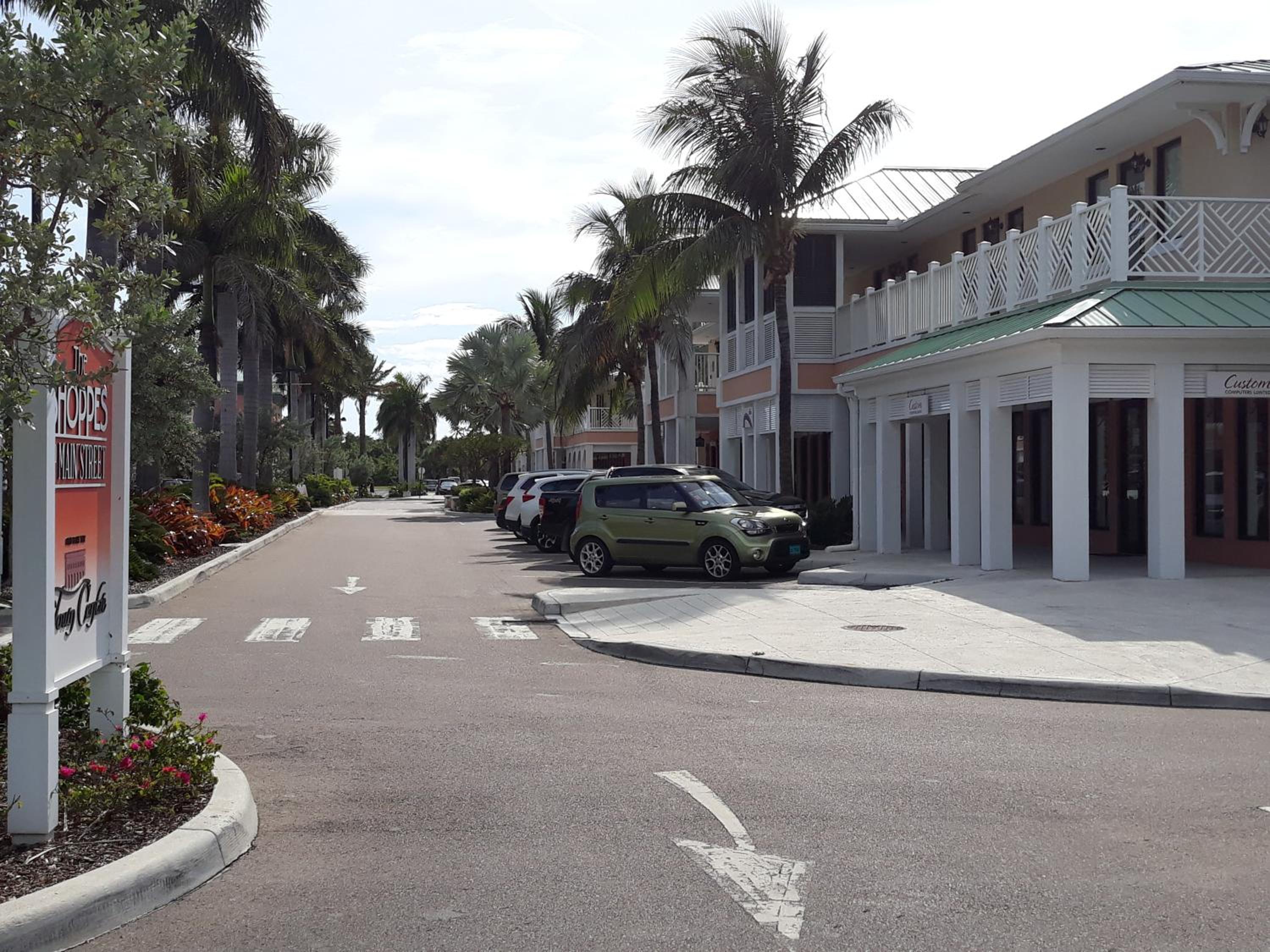 BELL At The Airport Suites Adults Only - Free Airport Transportation