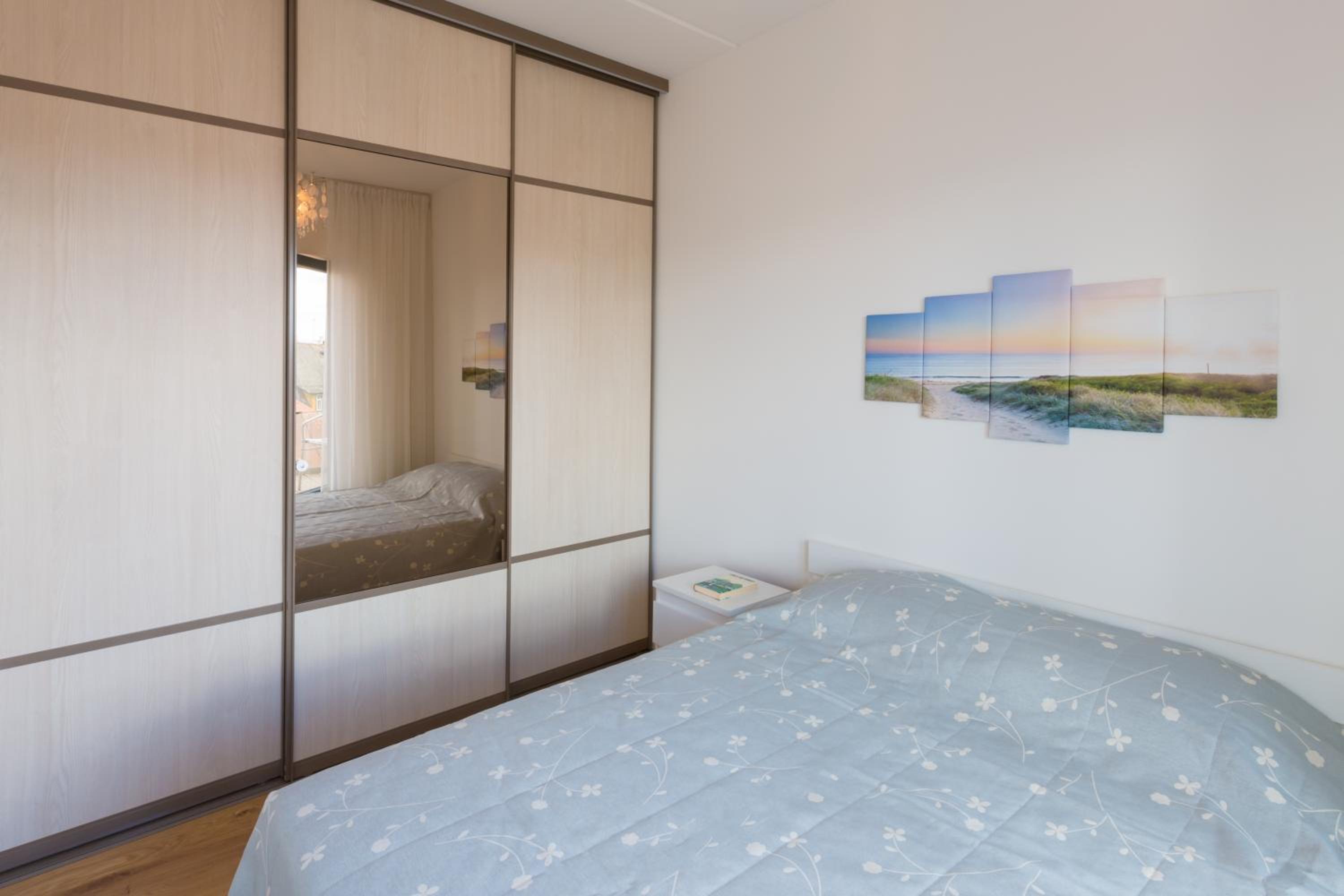 Cosy city apartment view 3