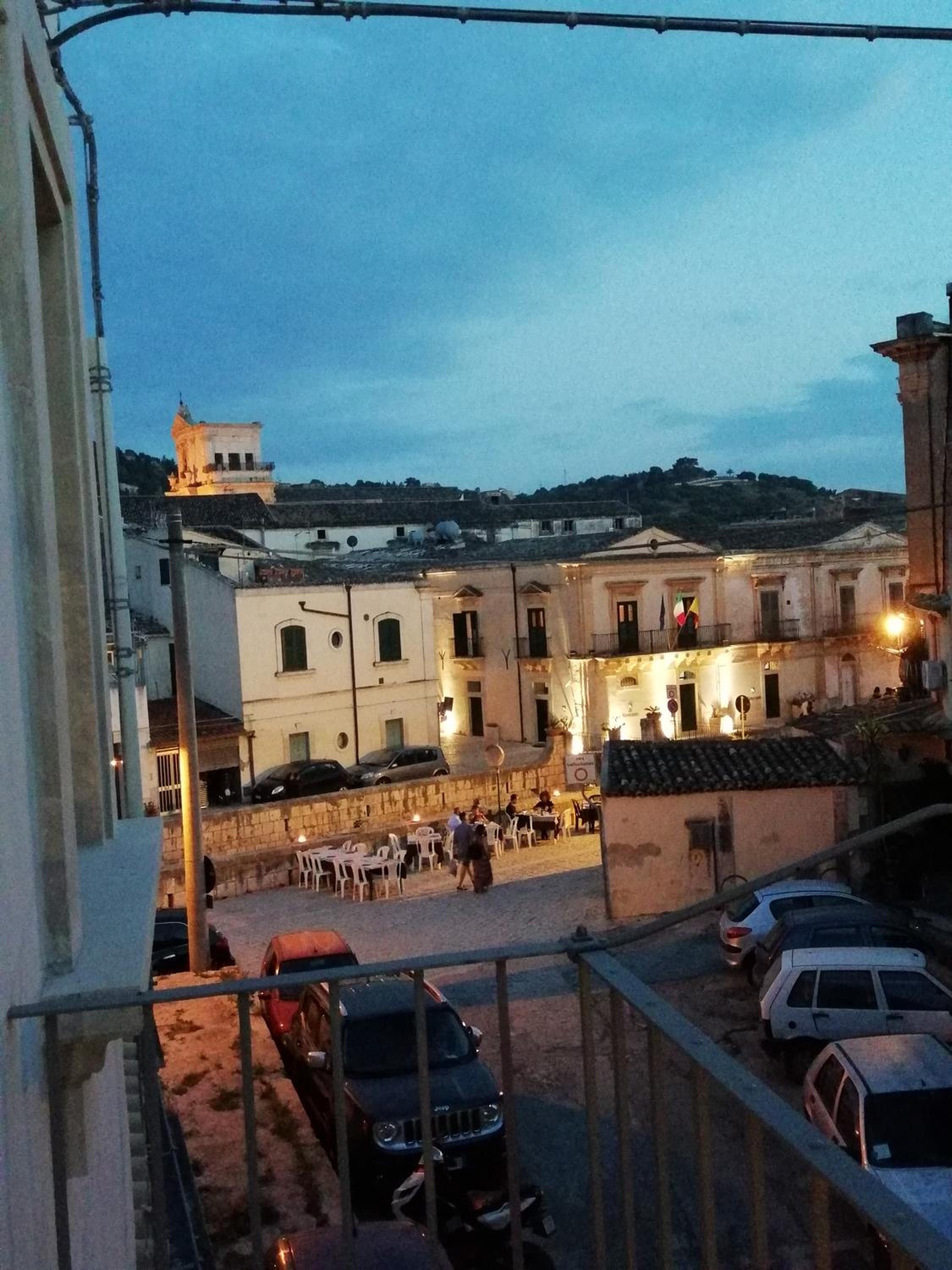 Adeste 41 en Scicli — balance & terrace