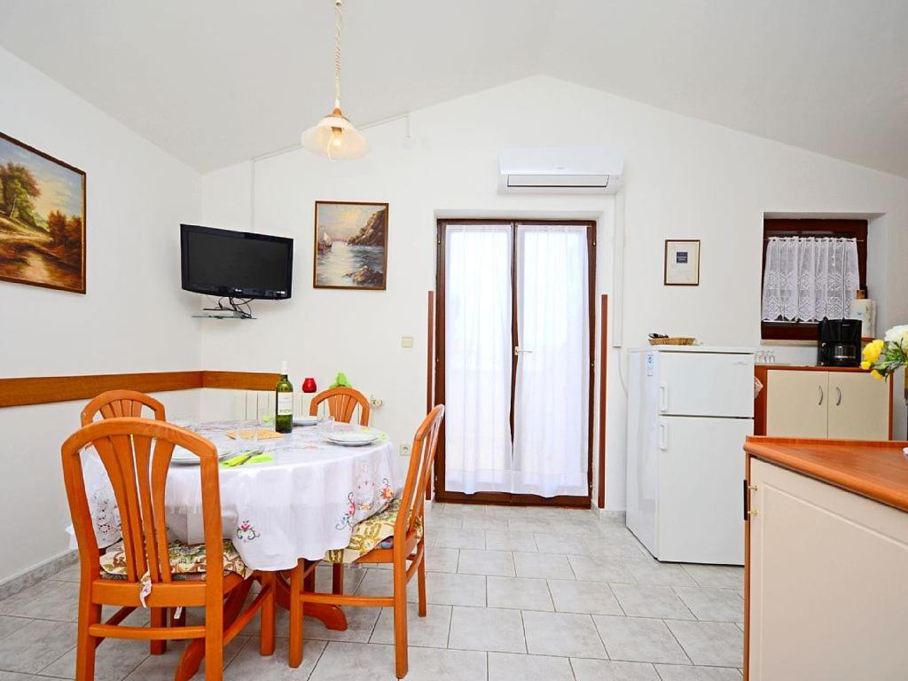 Apartments Adelmo 1189 view 4