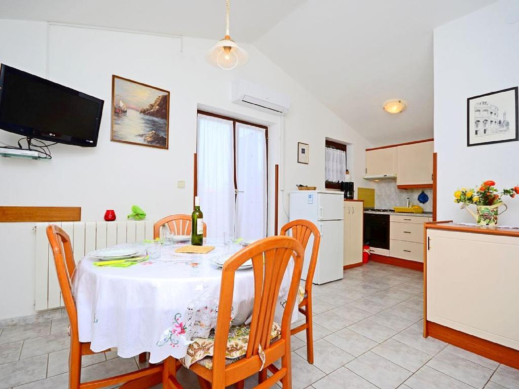 Apartments Adelmo 1189 view 5