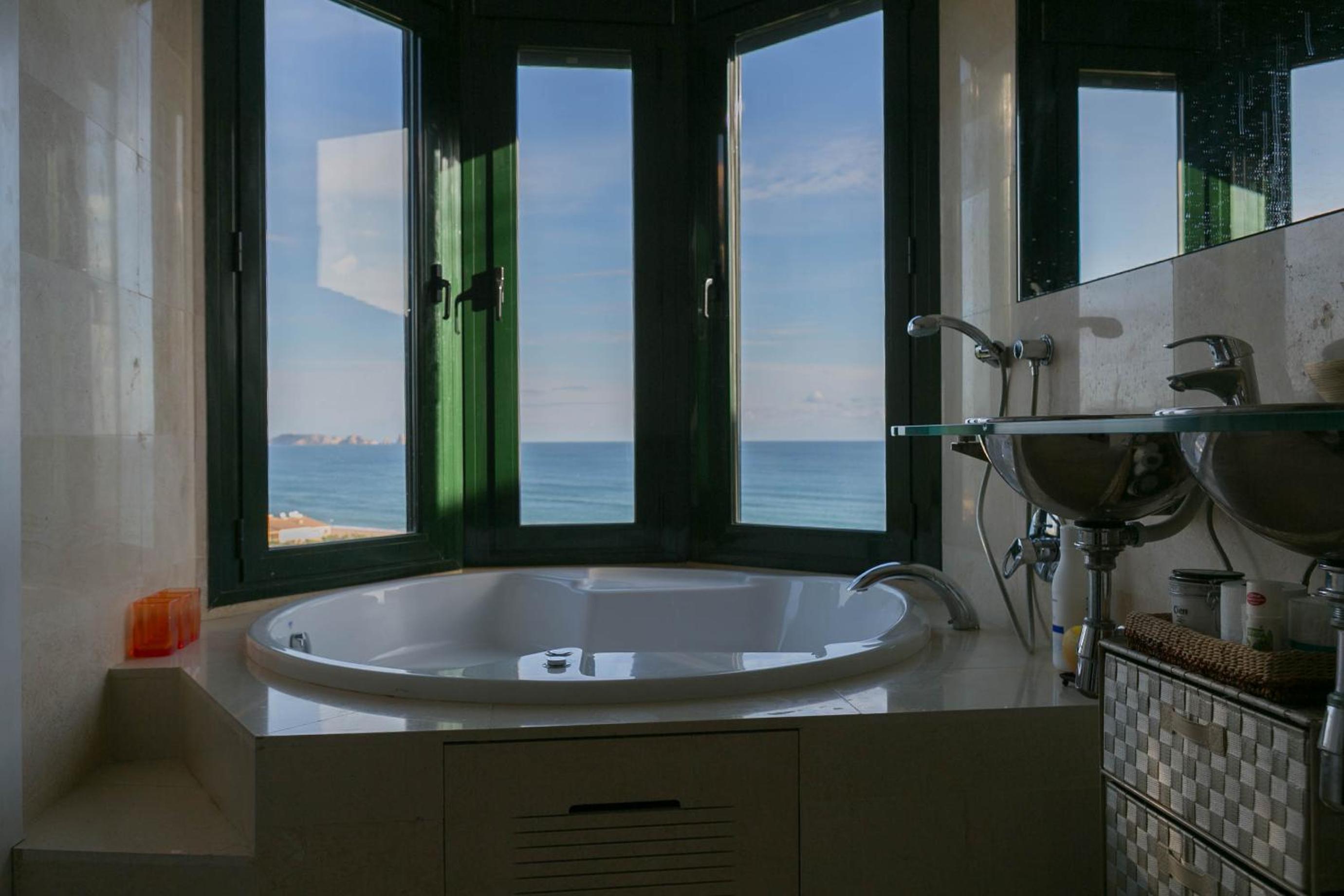 2 bedroom apartment in Sa Punta, Begur- Sea views, terrace, pool and access to the beach (Ref:H29) view 2