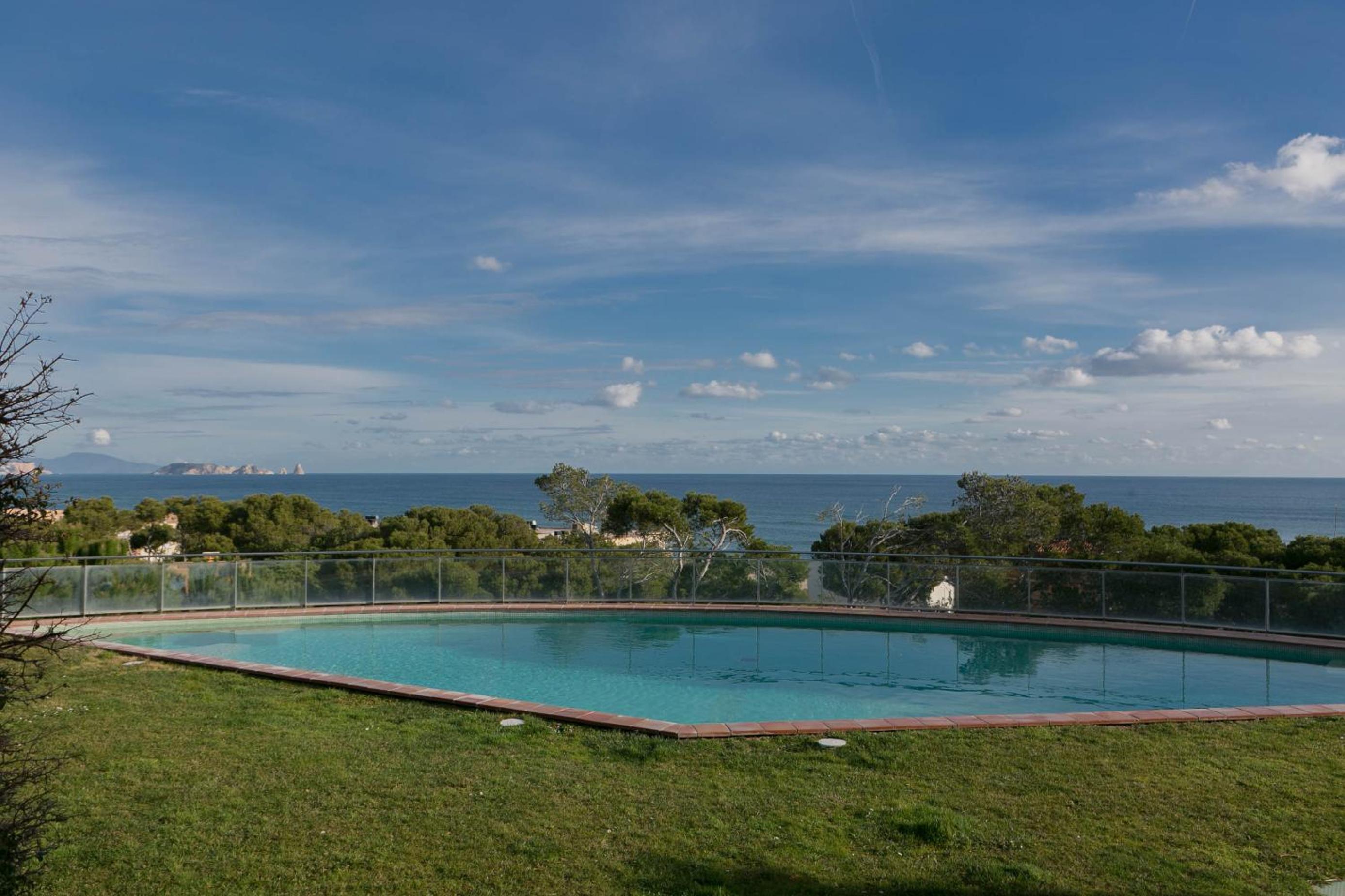 2 bedroom apartment in Sa Punta, Begur- Sea views, terrace, pool and access to the beach (Ref:H29) view 5