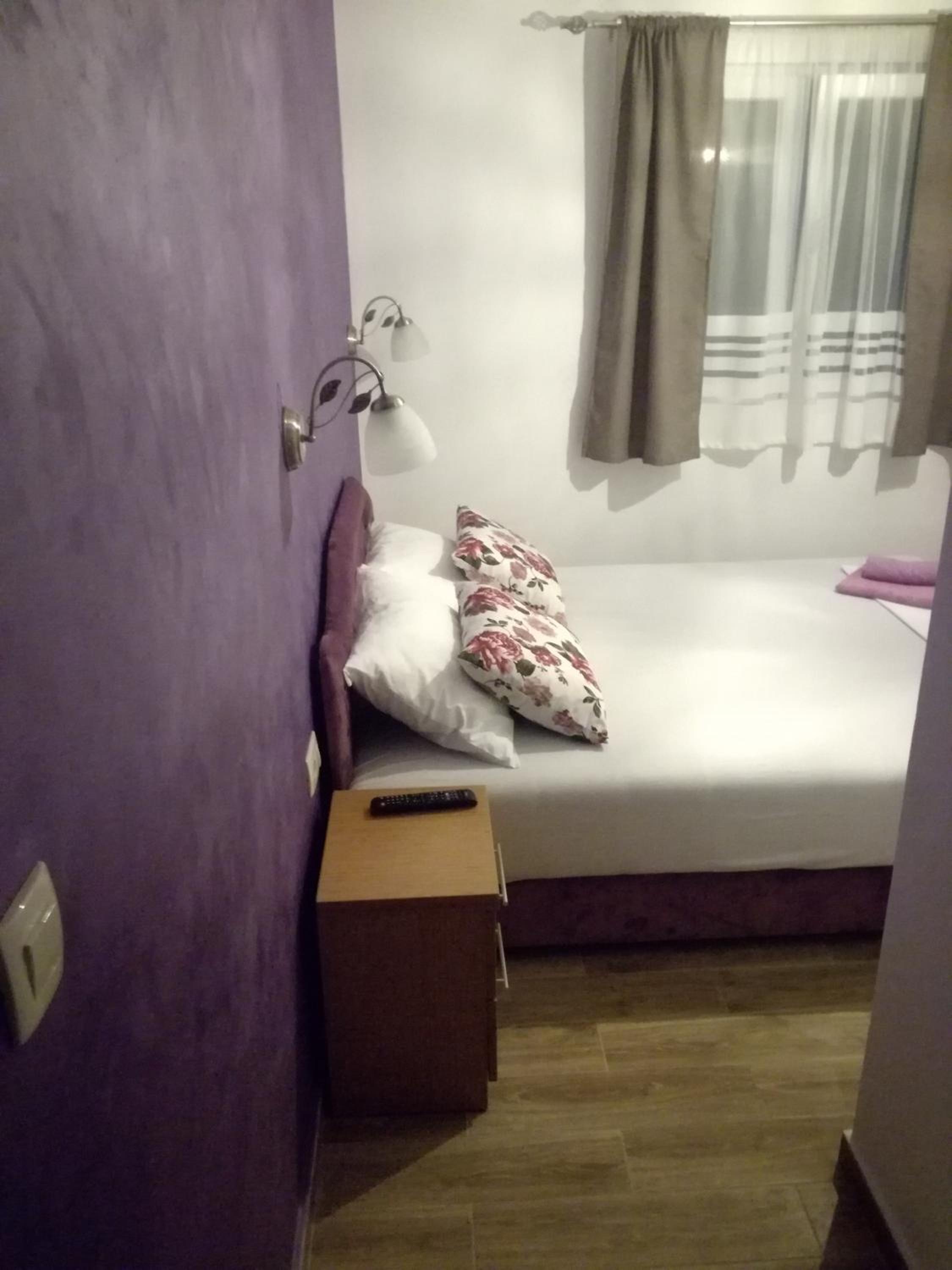 Photo 33