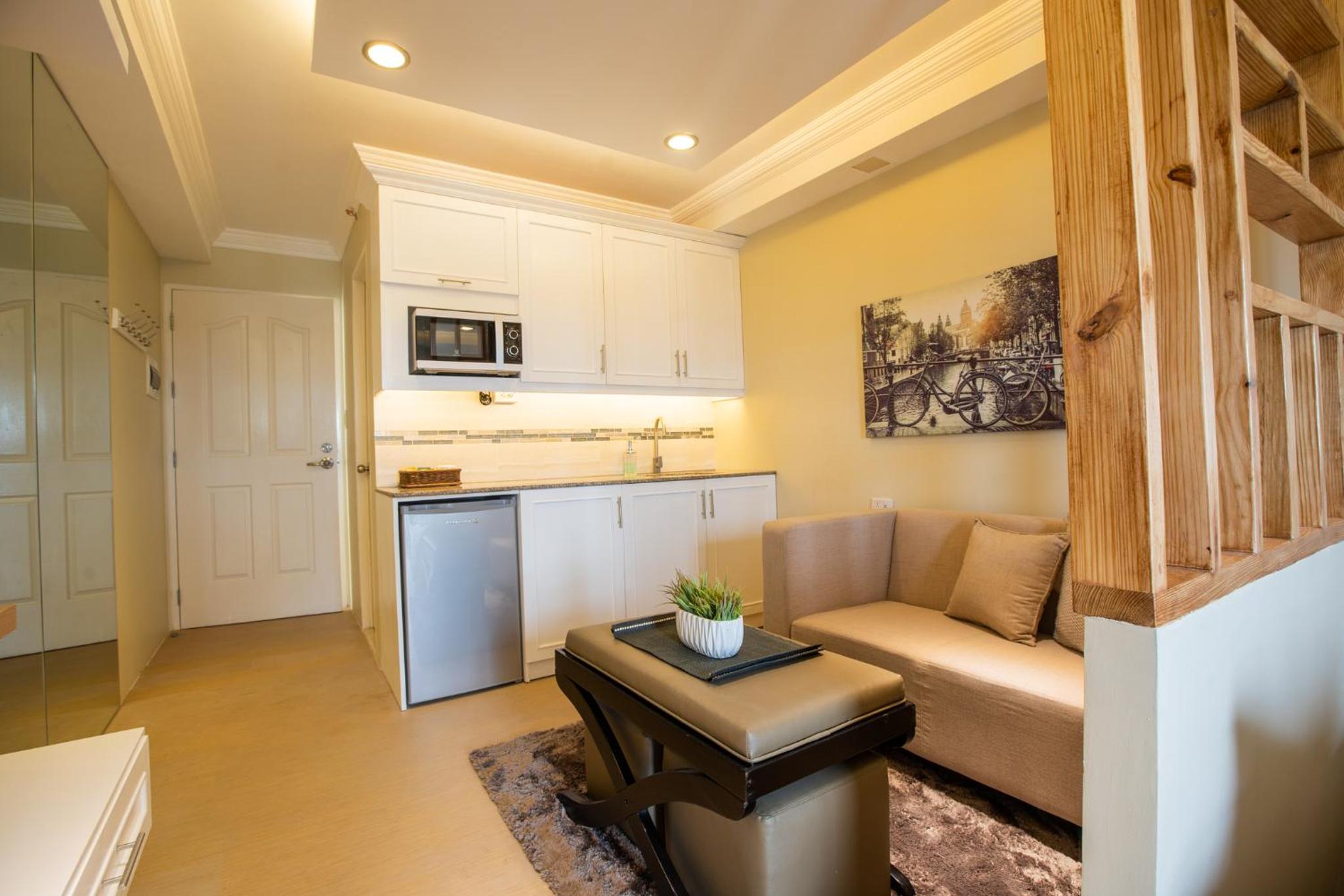 20t7 floor Cebu IT Park studio walking distance to everything view 5