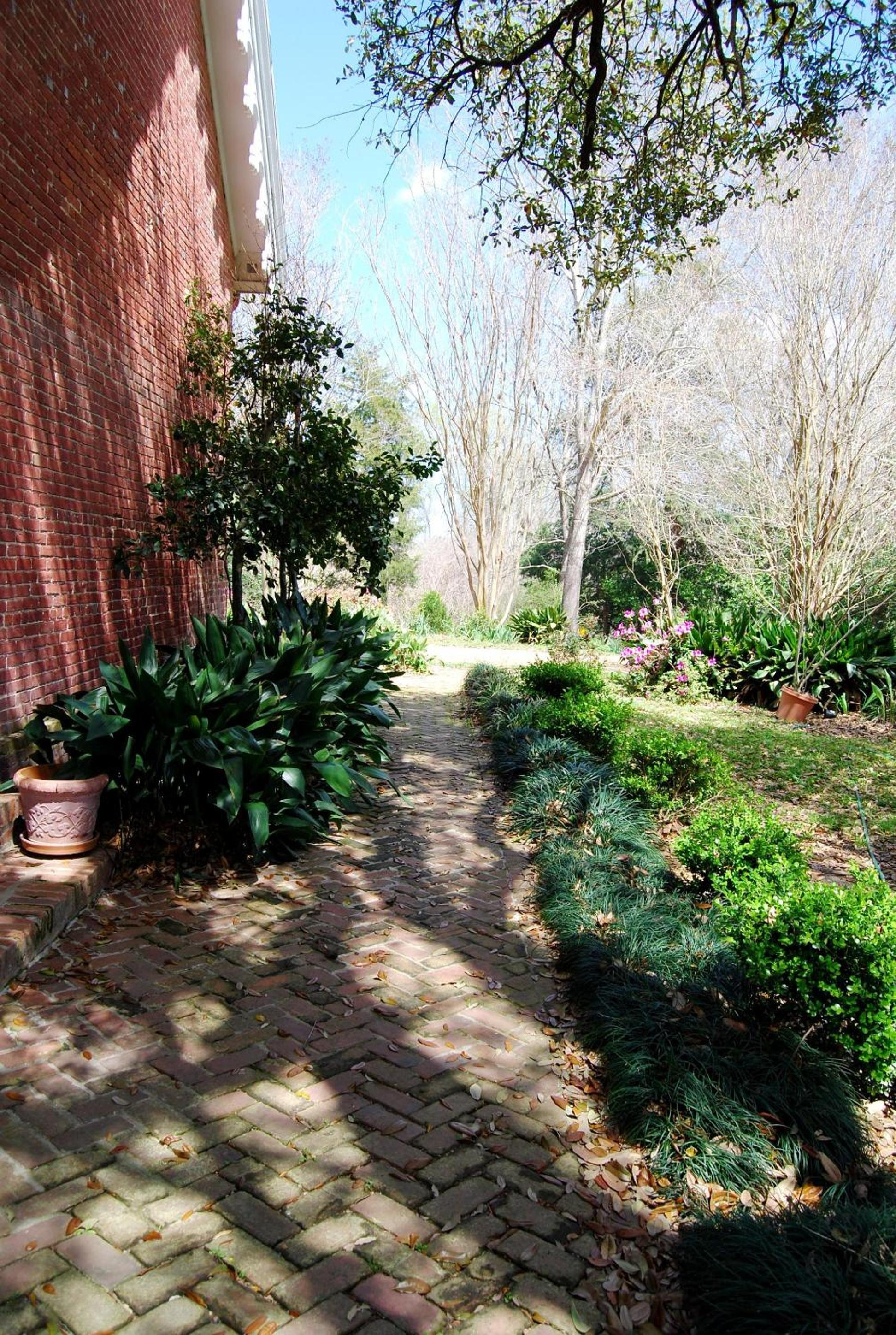 Natchez Vacations - Glenfield Plantation Historic Antebellum Bed and Breakfast - Property Image 32
