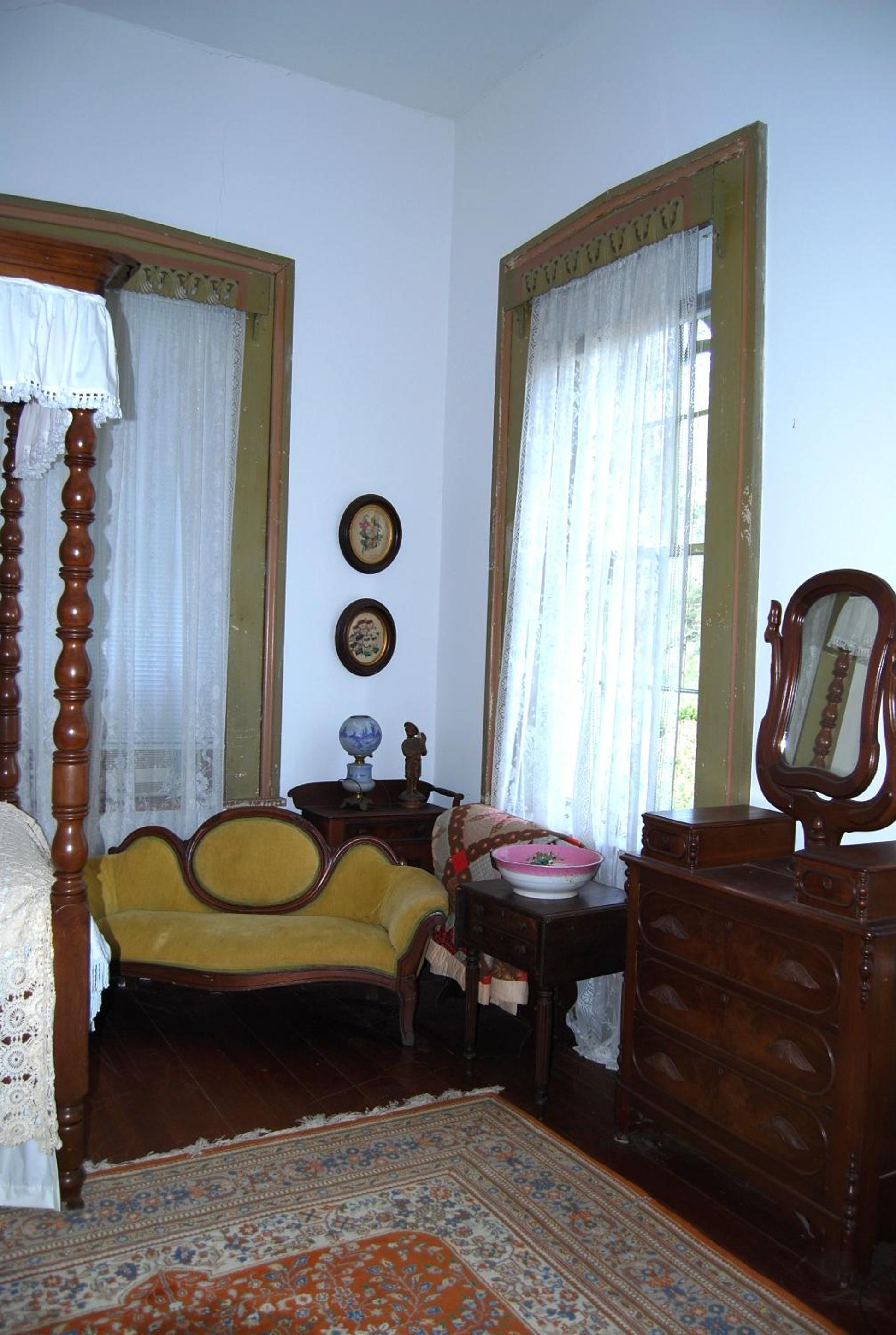 Natchez Vacations - Glenfield Plantation Historic Antebellum Bed and Breakfast - Property Image 4