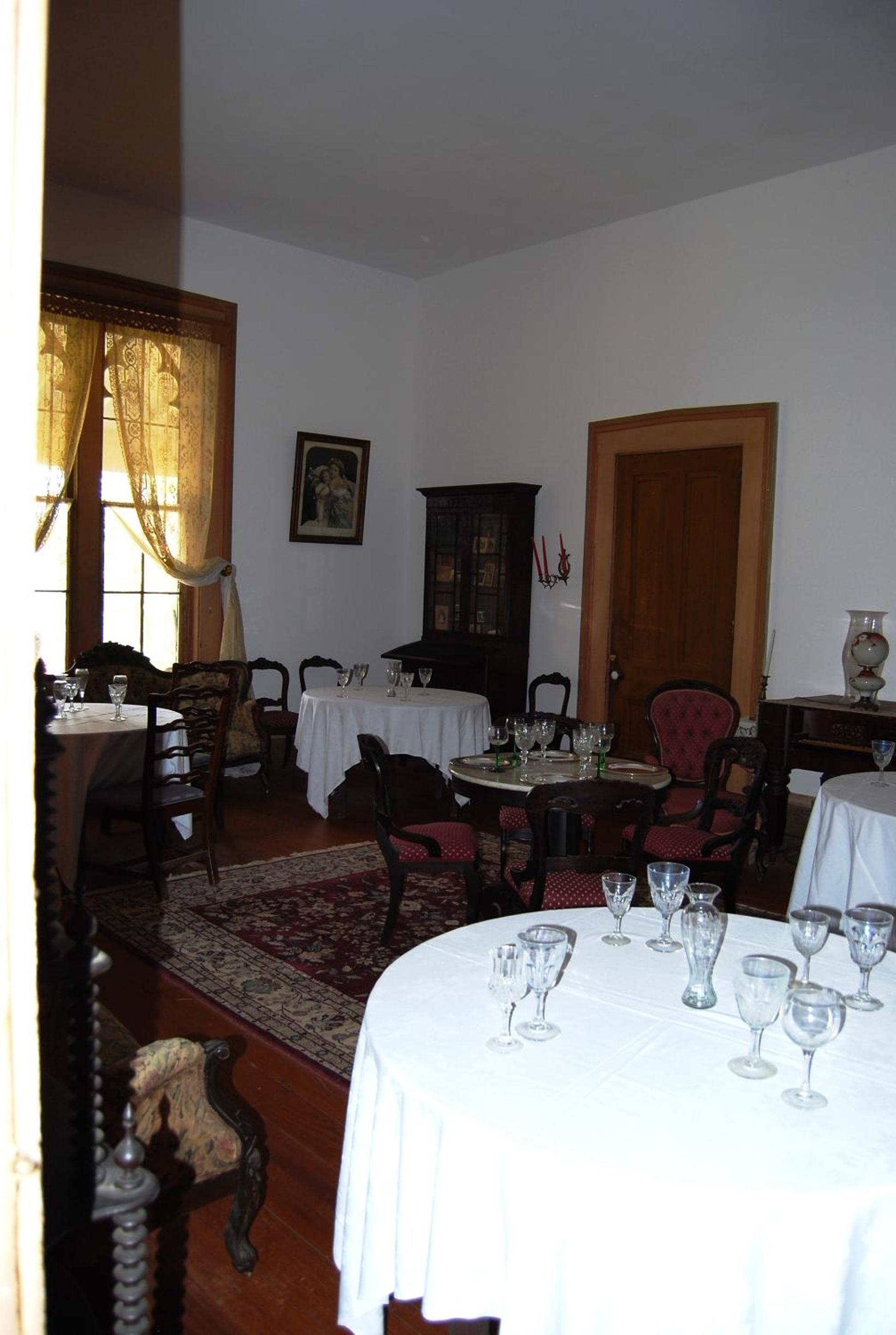 Natchez Vacations - Glenfield Plantation Historic Antebellum Bed and Breakfast - Property Image 16