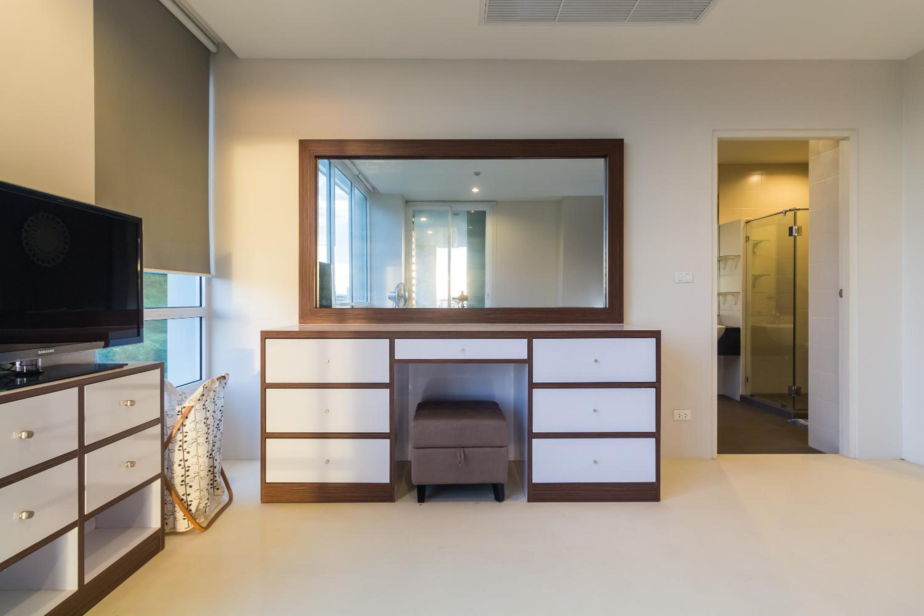 The Palm at Veloche Group by Lofty view 4