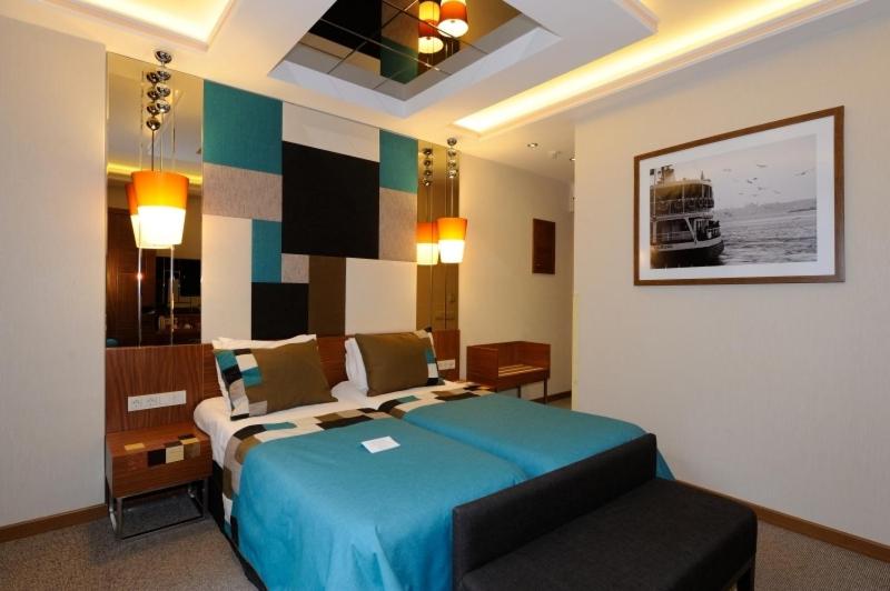 Collage Taksim Hotel
