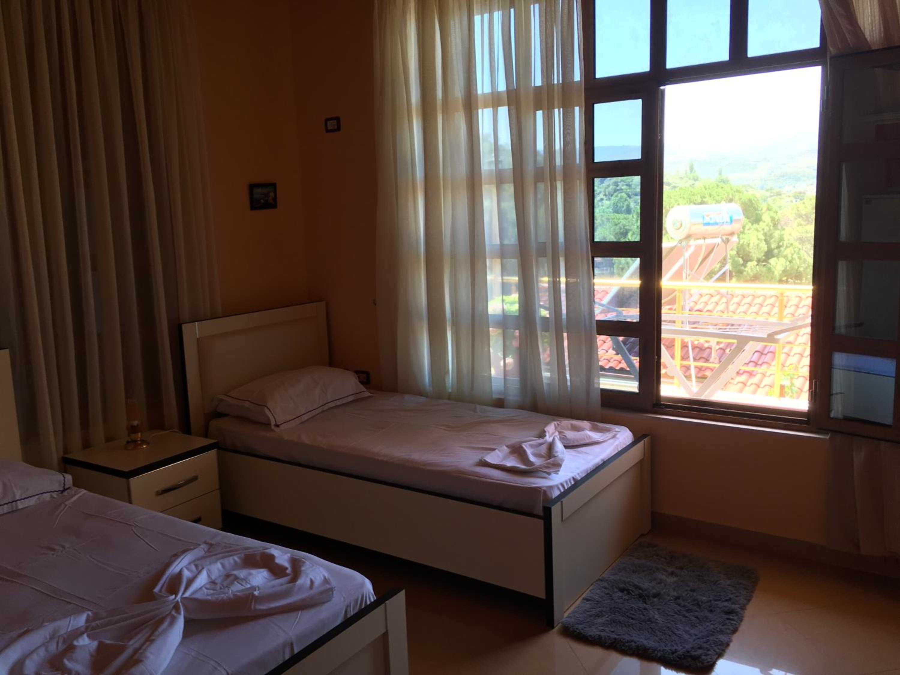Sara Guesthouse