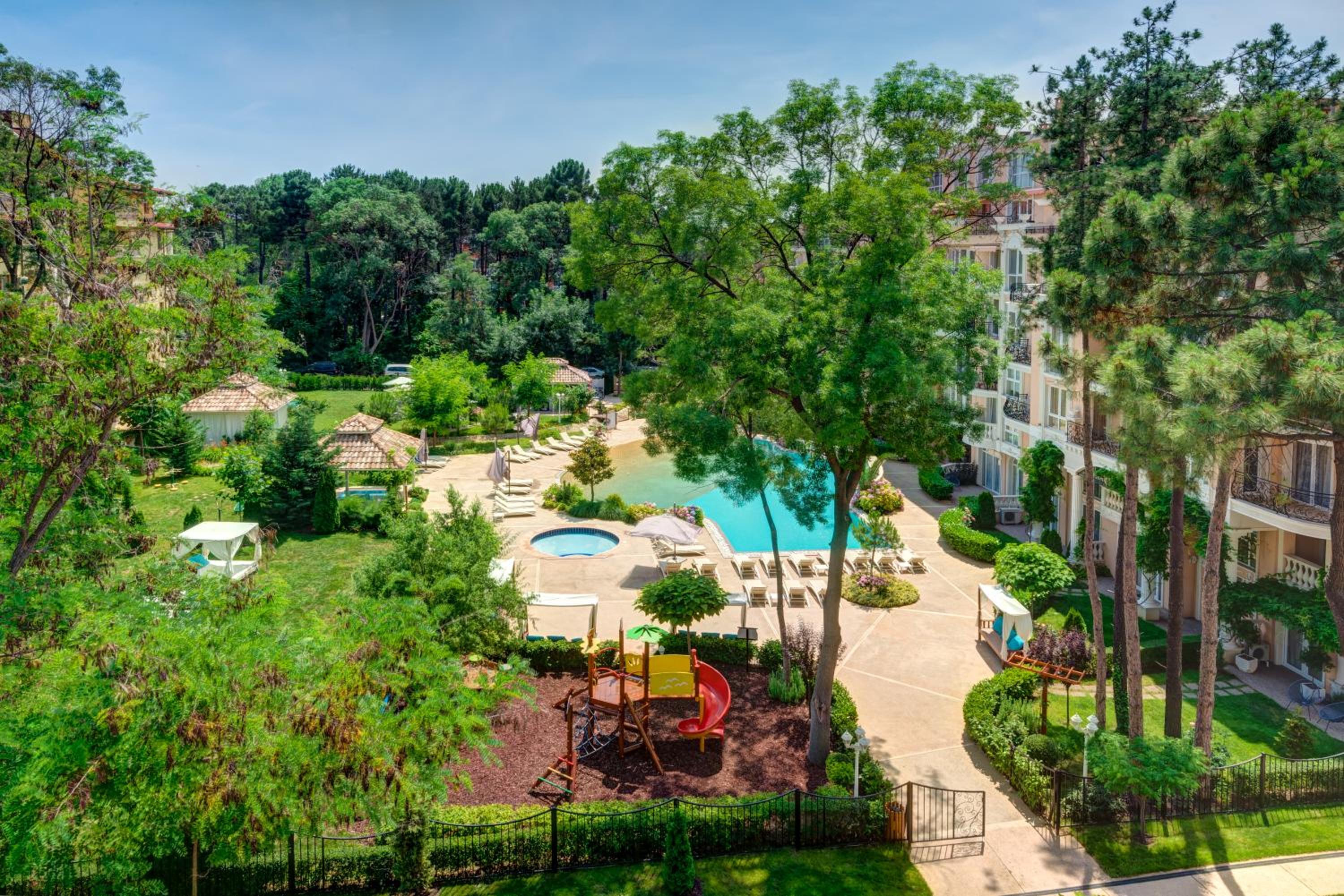 Venera & Anastasia Palace Apartments