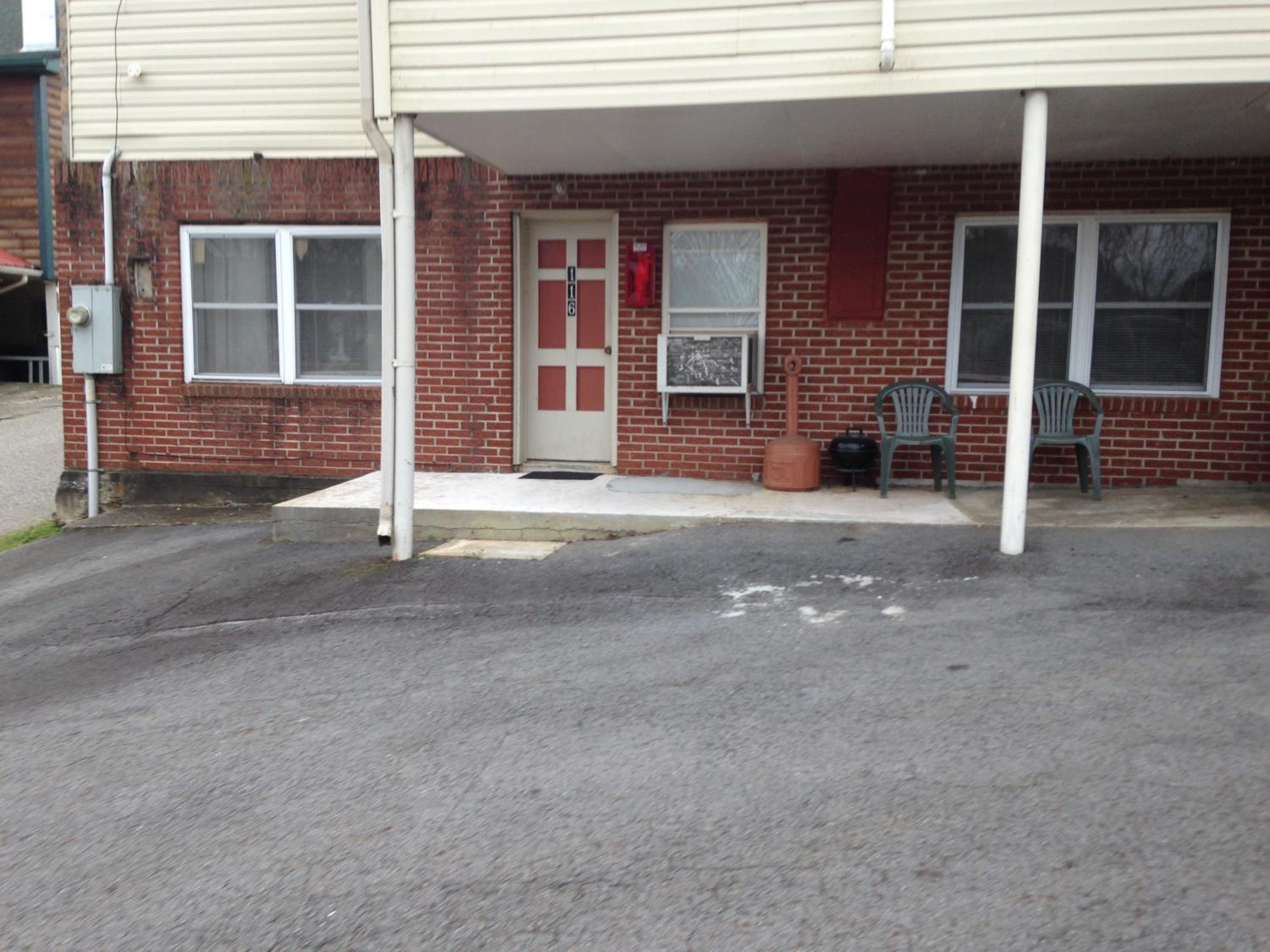 Phillips Historic Motel & Cottages