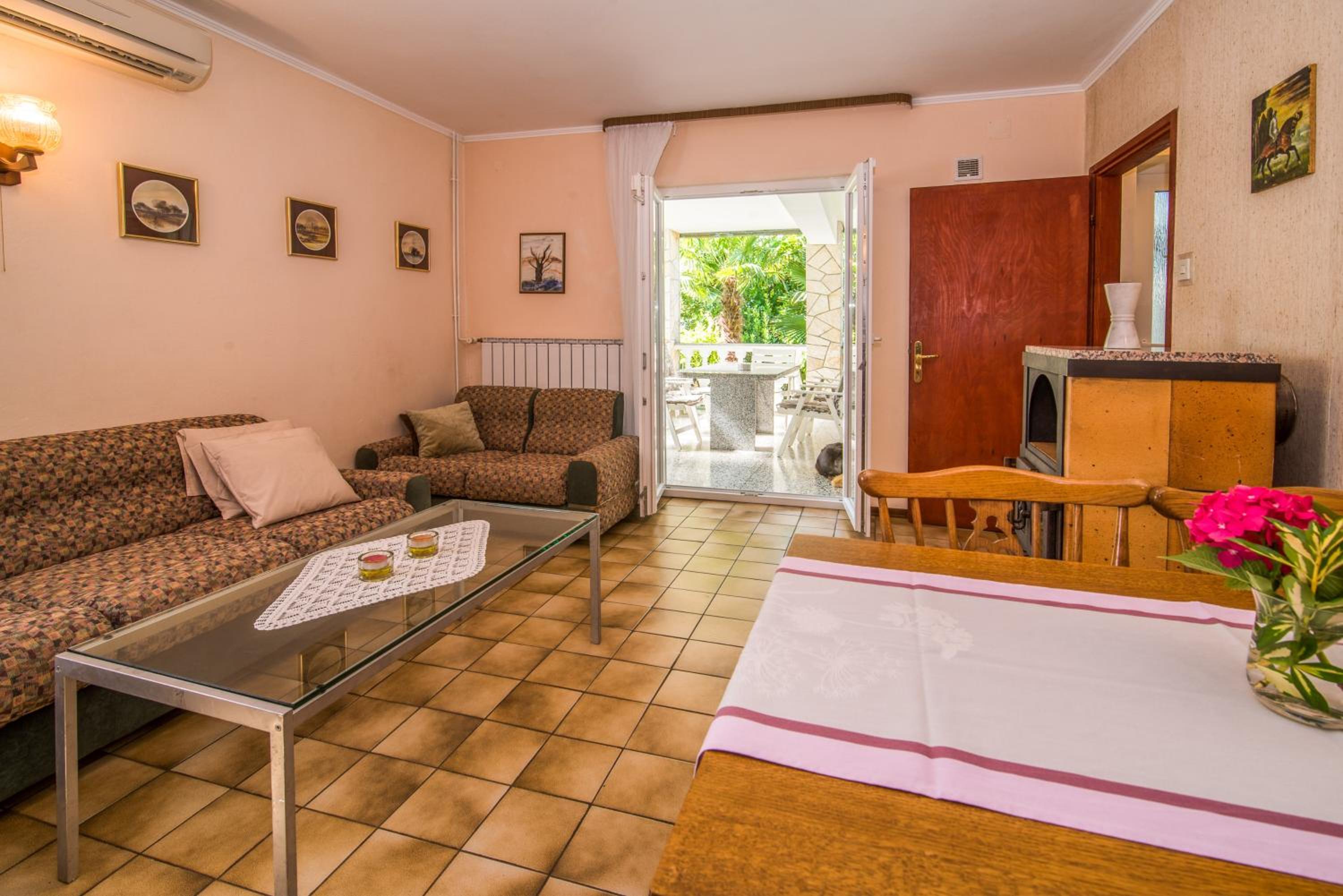Apartments Palme view 4