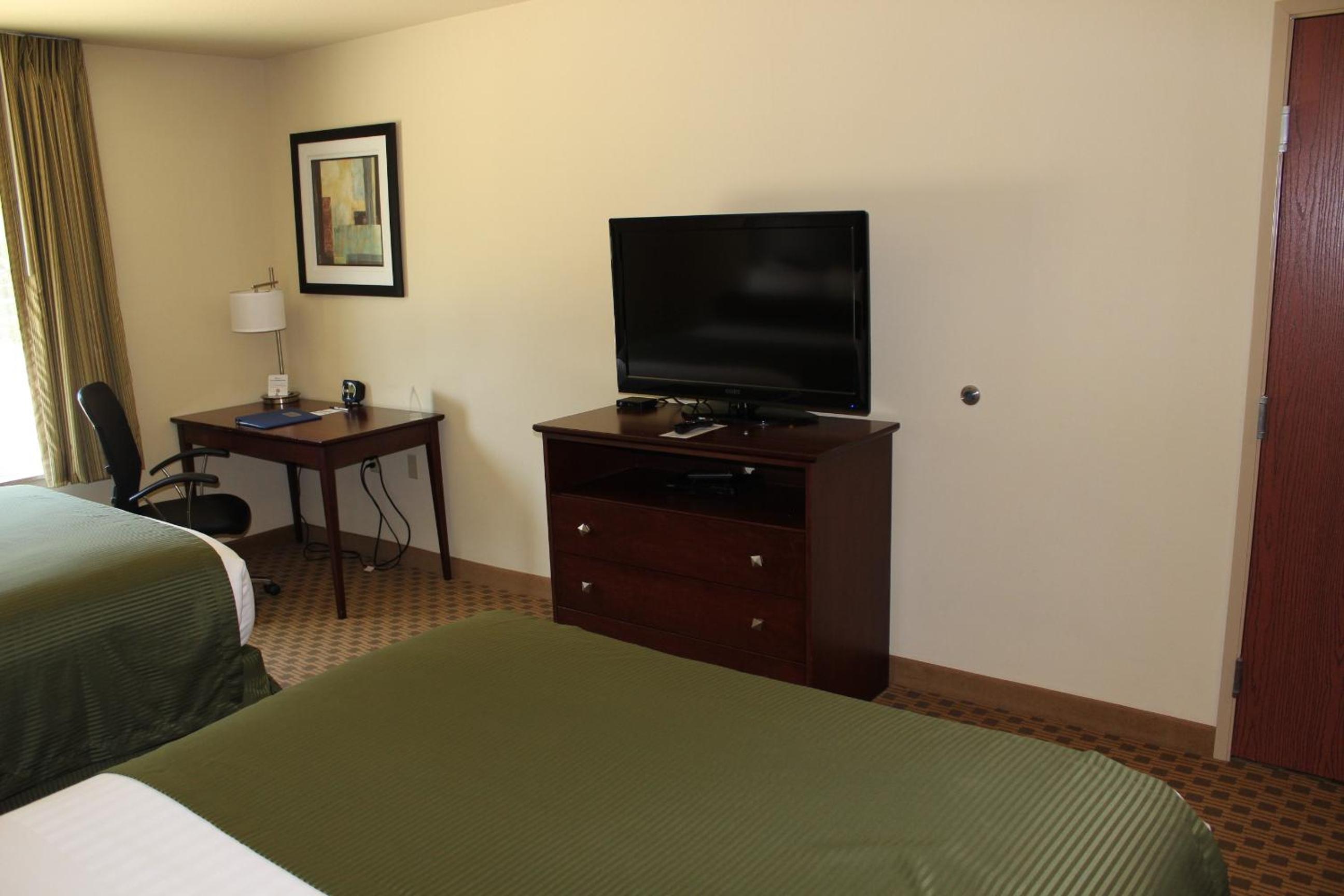 Cobblestone Inn & Suites - Rugby