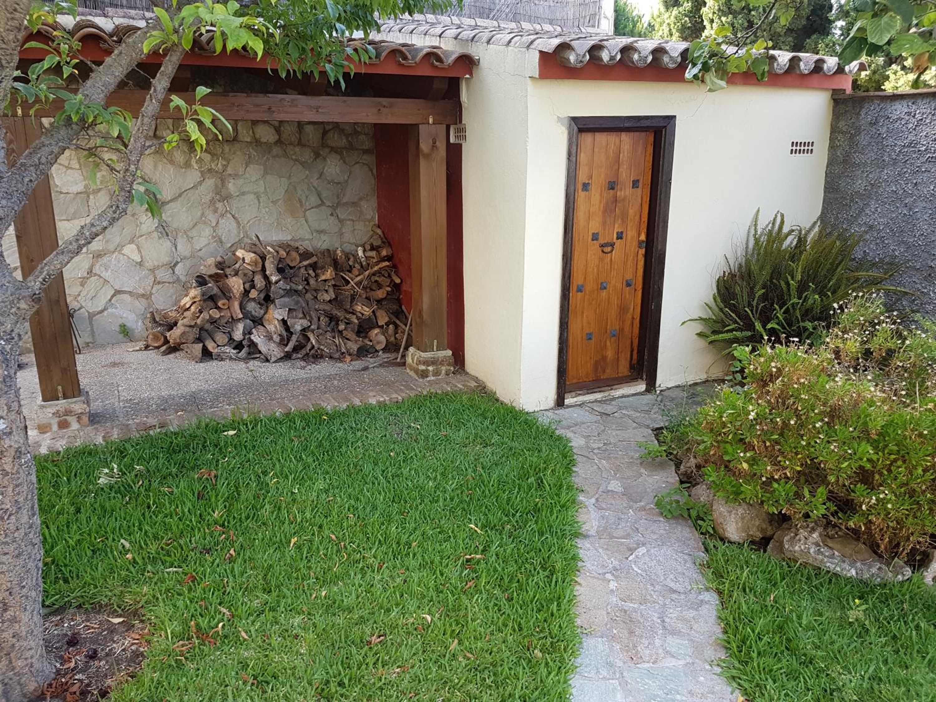 Photo 33