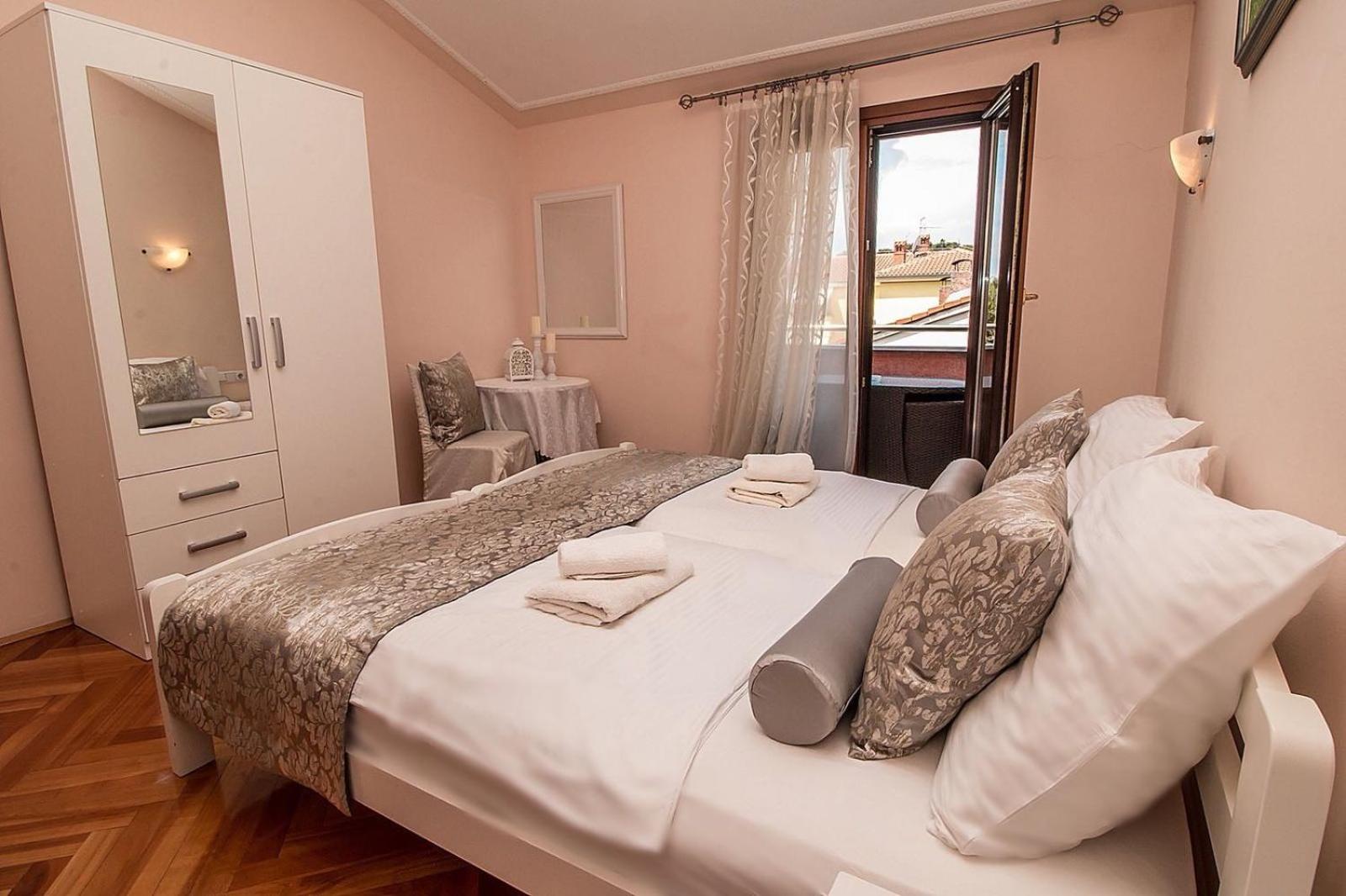 Villa Rose 2 view 2