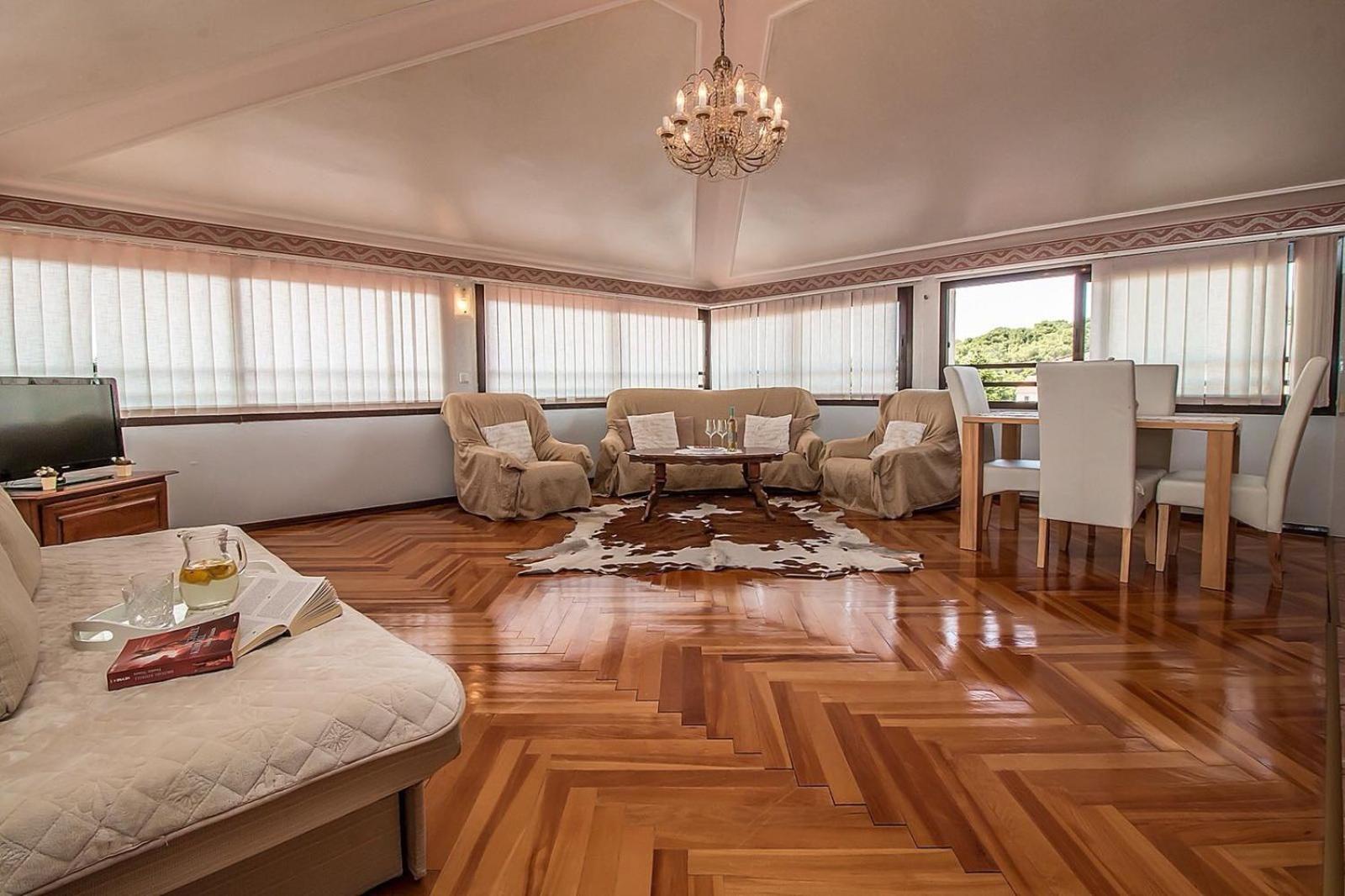 Villa Rose 2 view 5