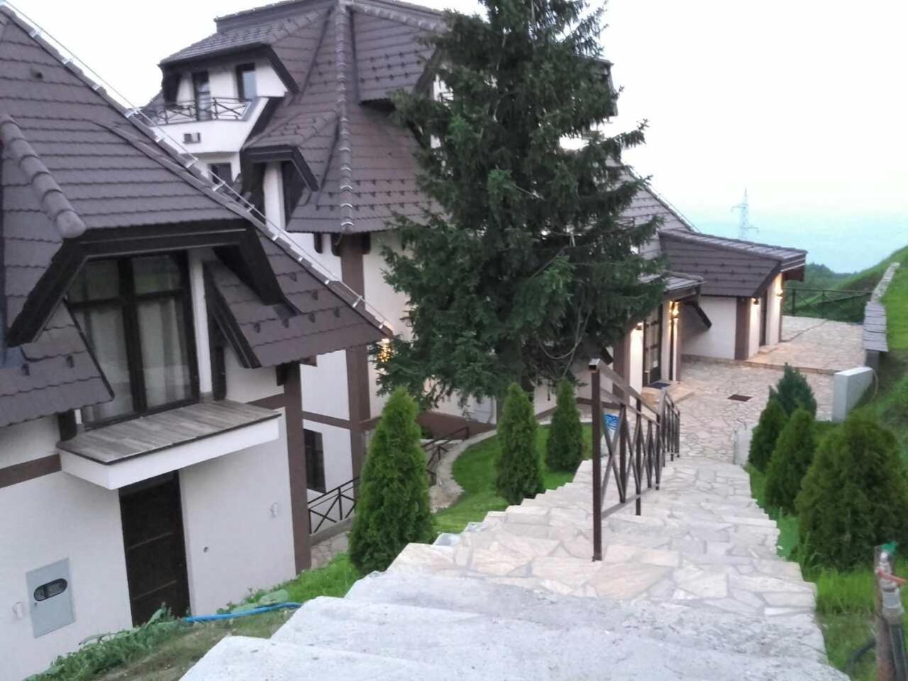 Dvori Apartments