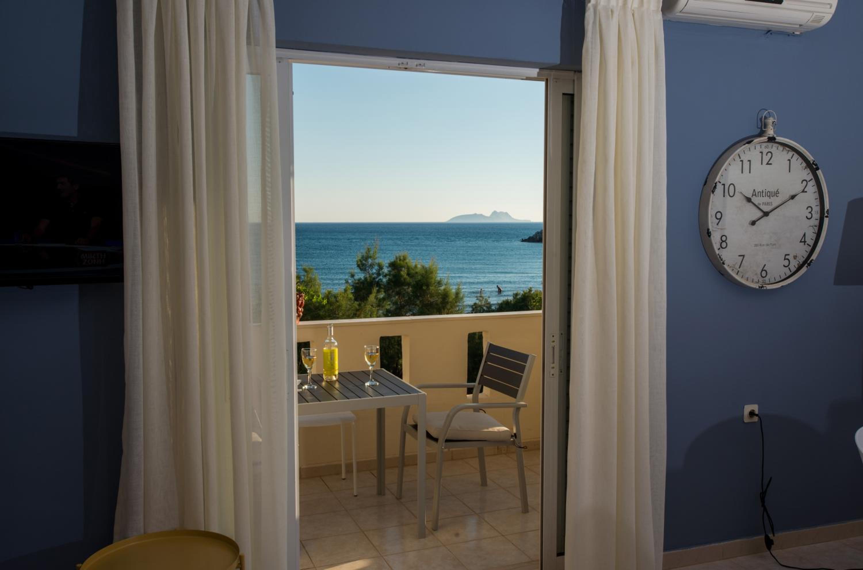 Golden Sun Apartments view 3