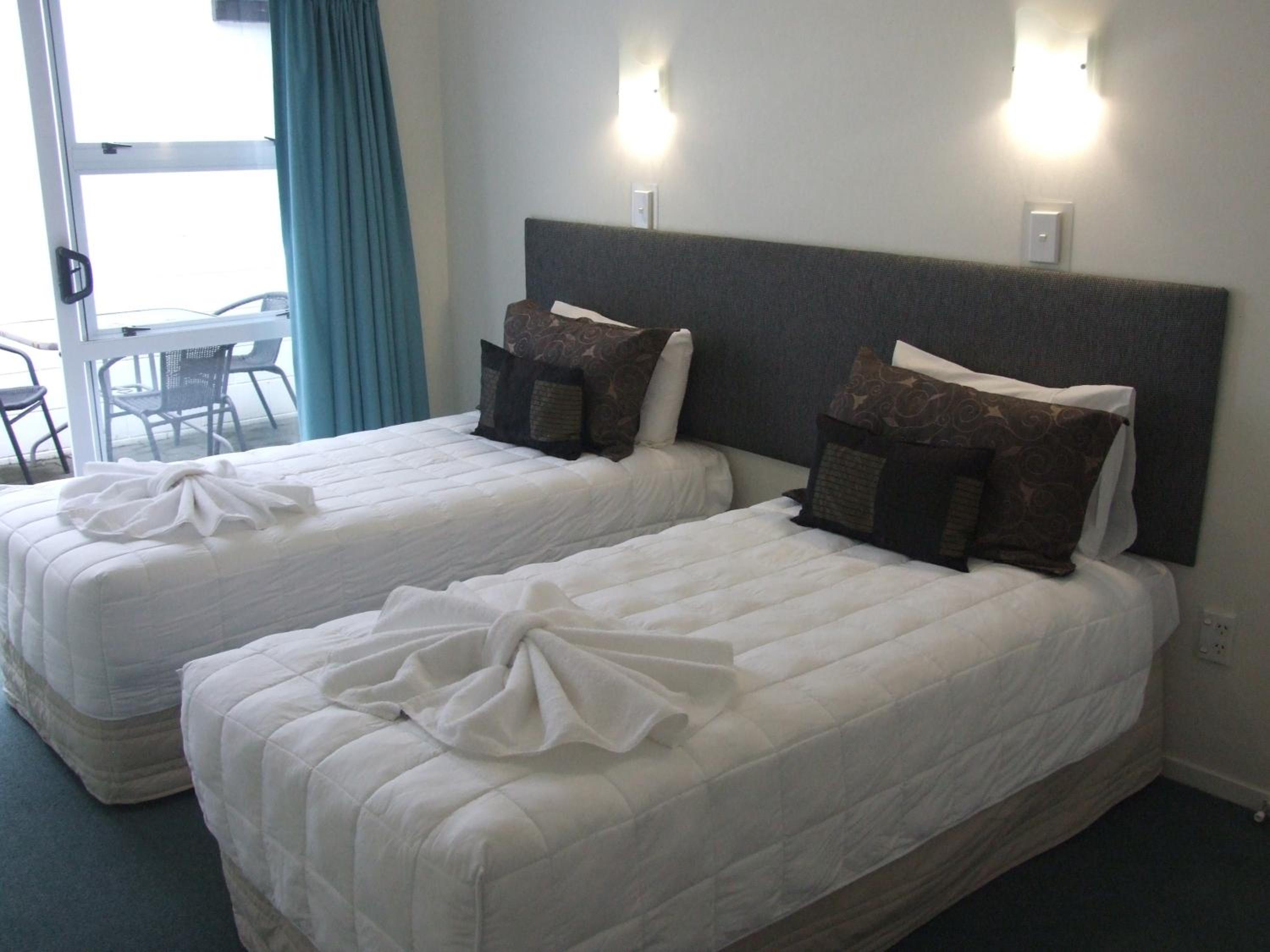Palm Court Motor Inn view 2