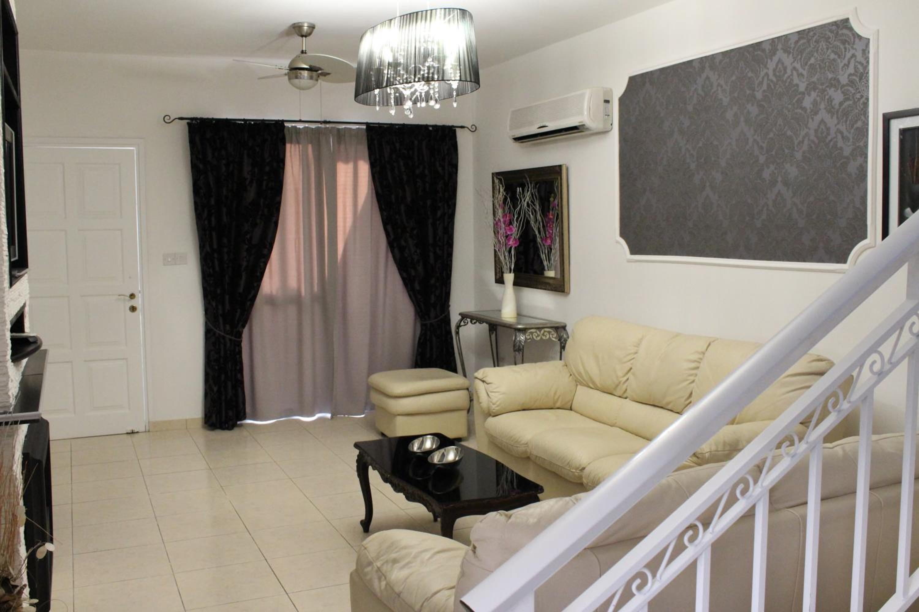 Ivoton home