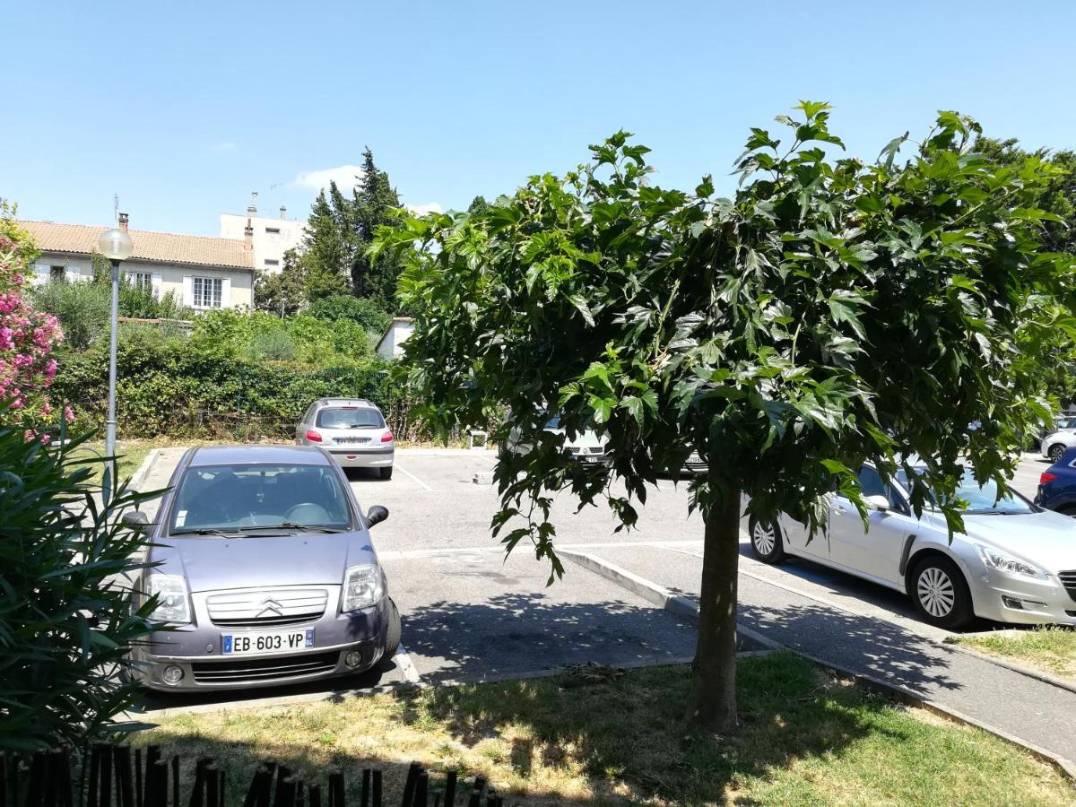 high standing apart 55m2 - reserved parking - 1 room view 5