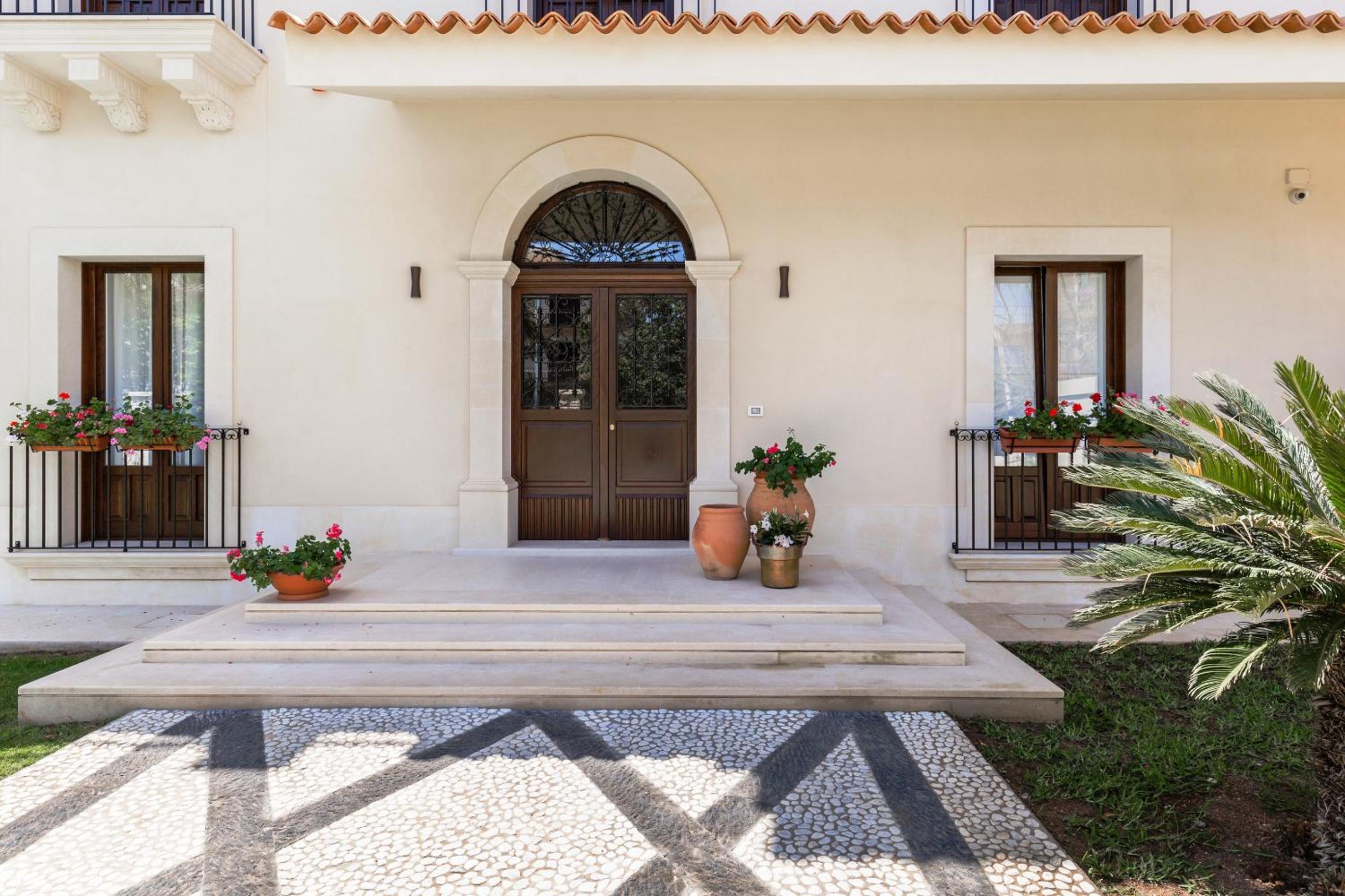 Hotel Villa Raphael - Image 1