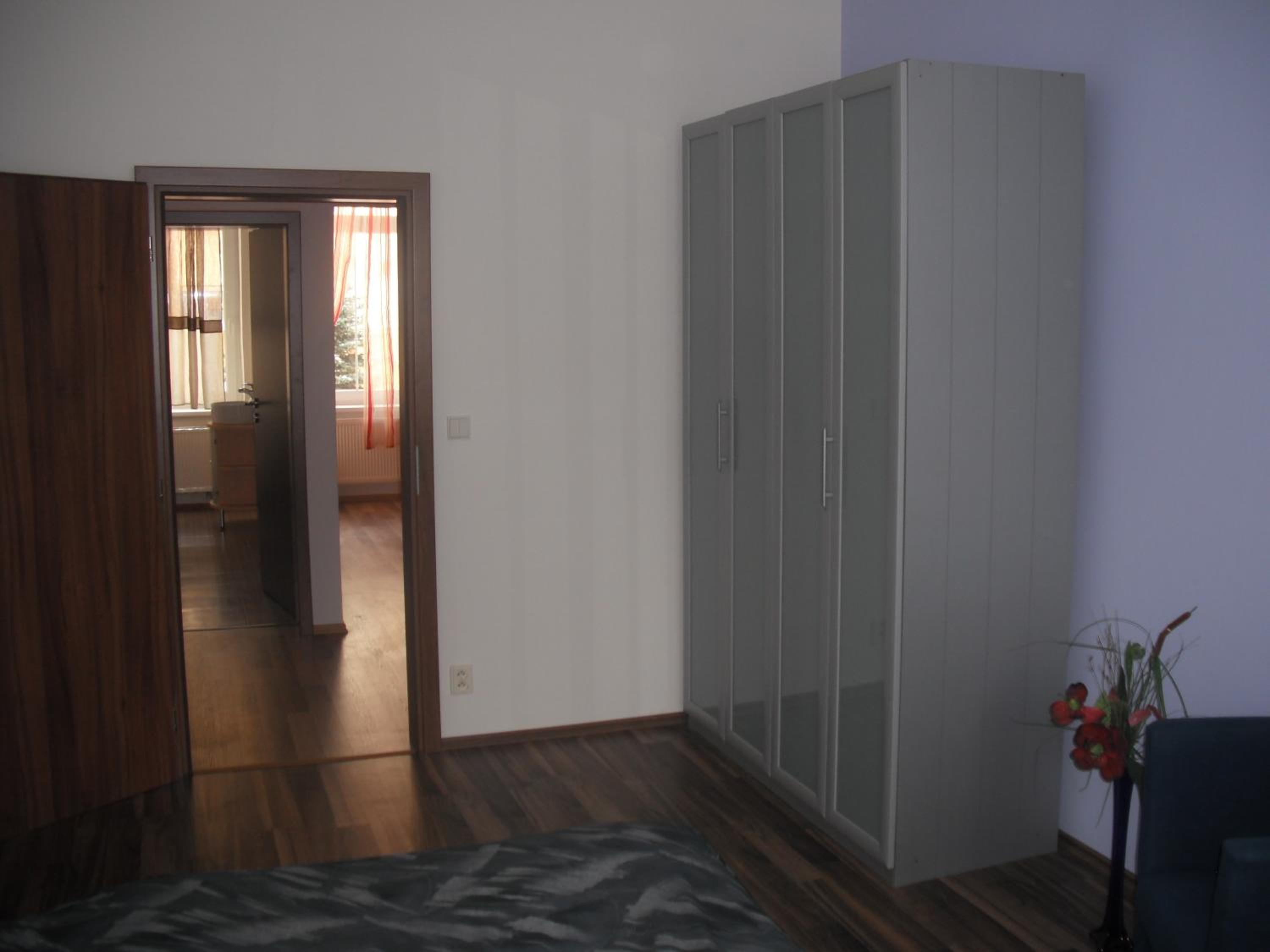 Photo 51