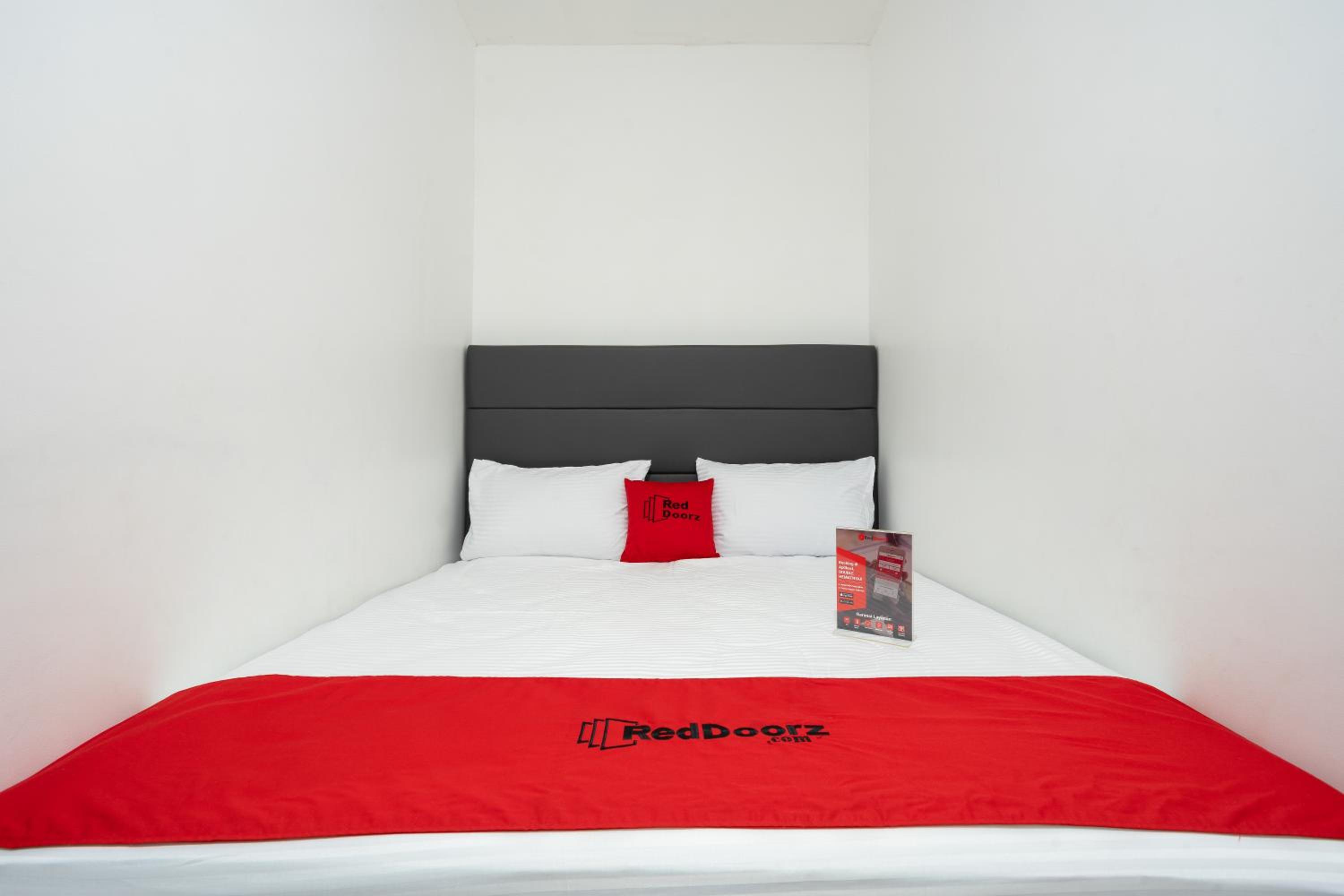 RedDoorz Plus @ Danau Sunter Utara