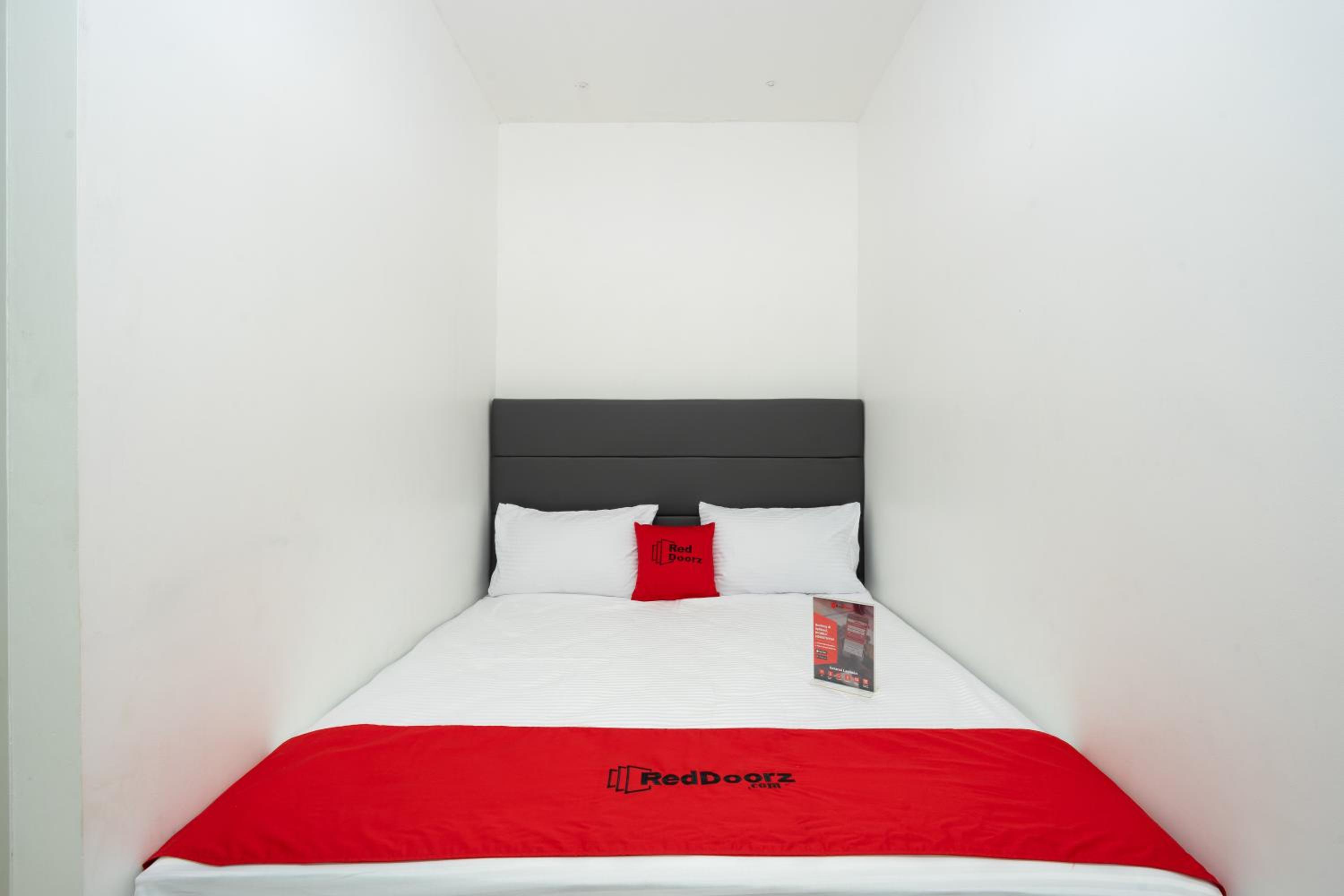 RedDoorz Plus @ Danau Sunter Utara