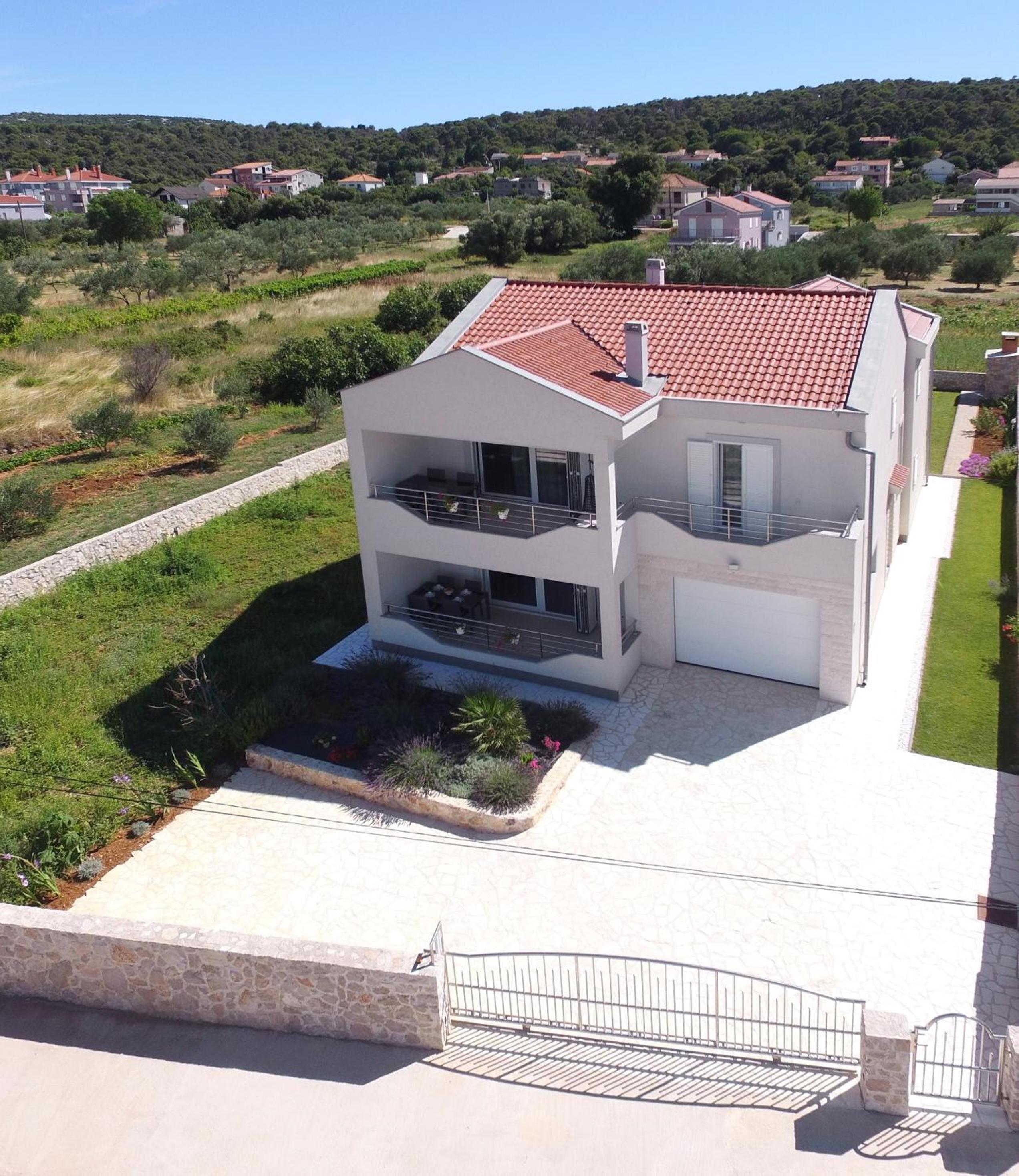 Hotel Apartment Lana - Image 1