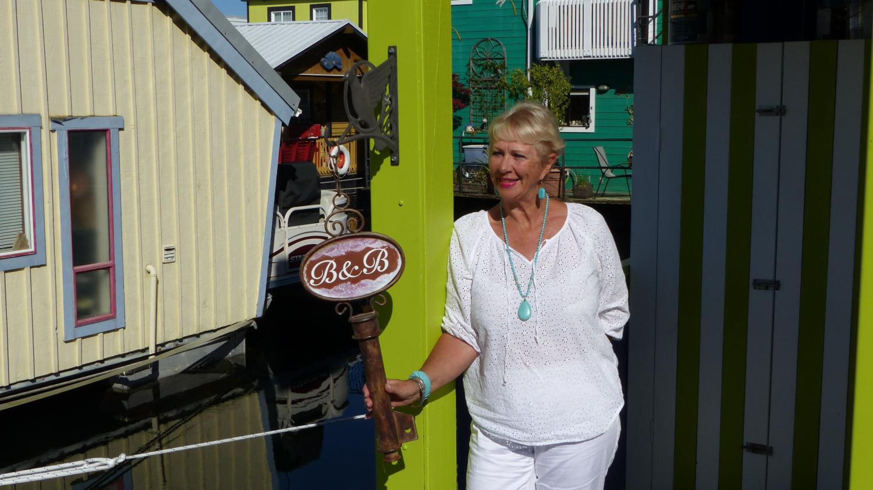 A Float Home B&B in Fisherman’s Wharf - Image 4