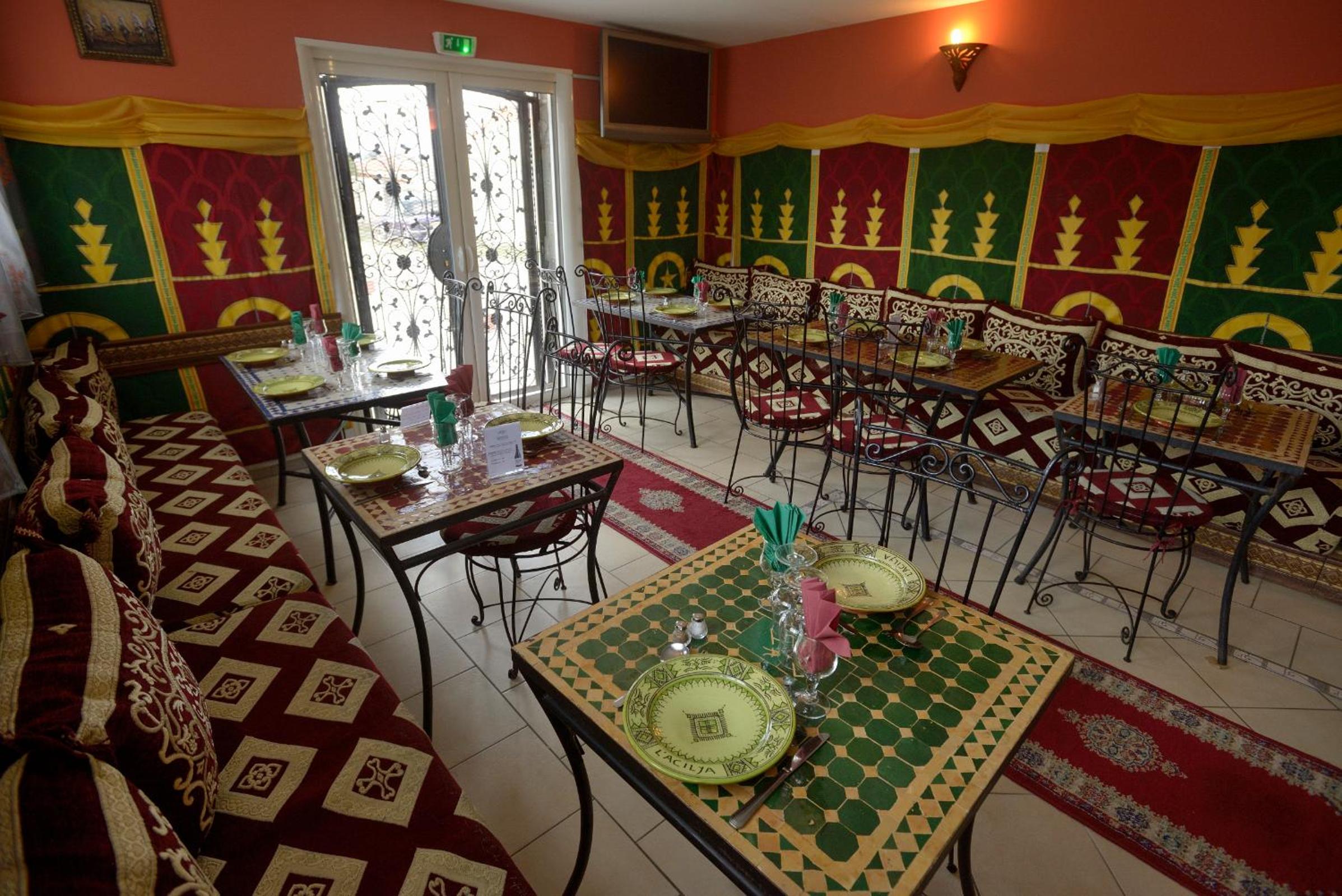 restaurant