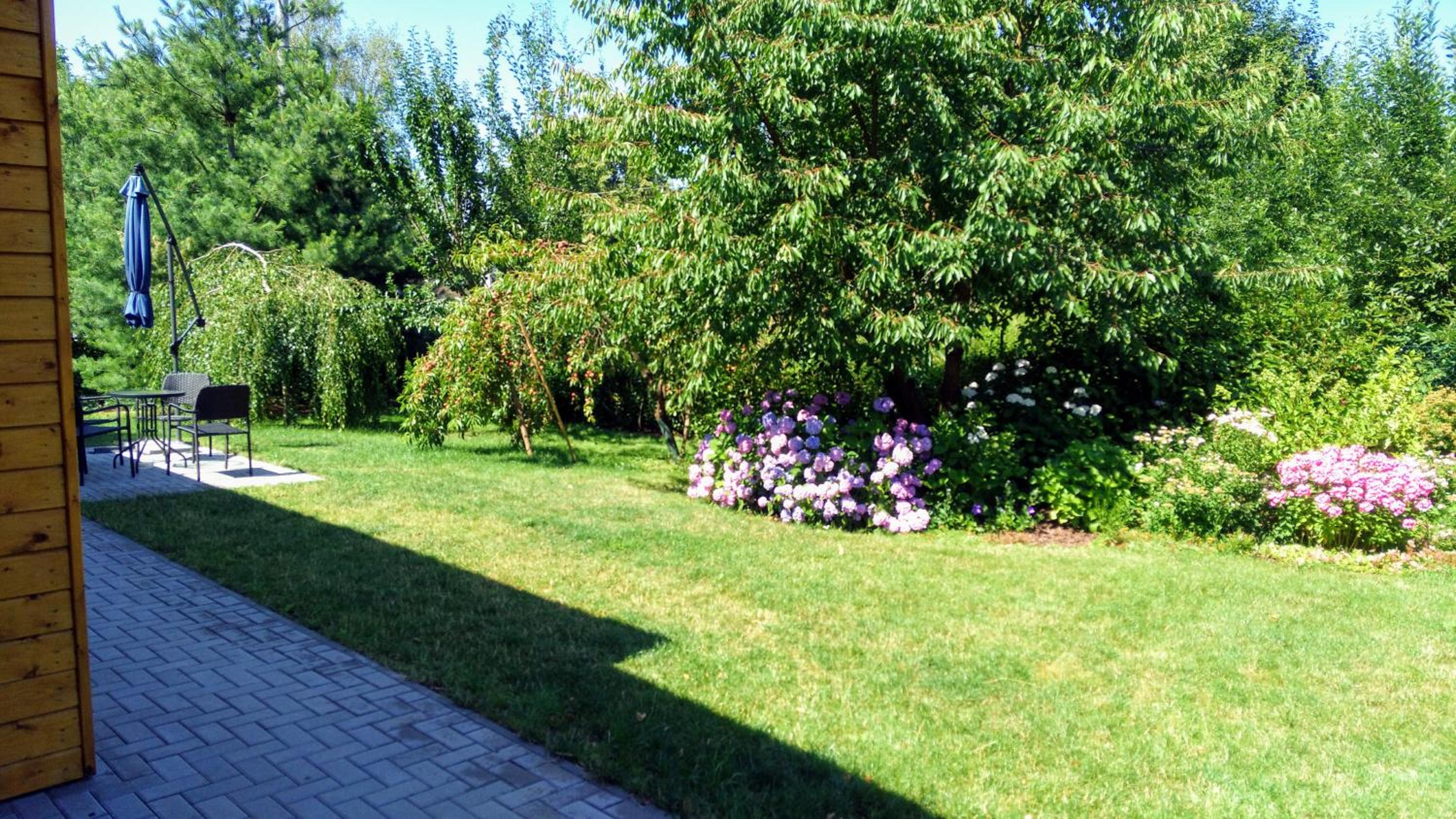 Apartman pod lipou - samostatny objekt - carport
