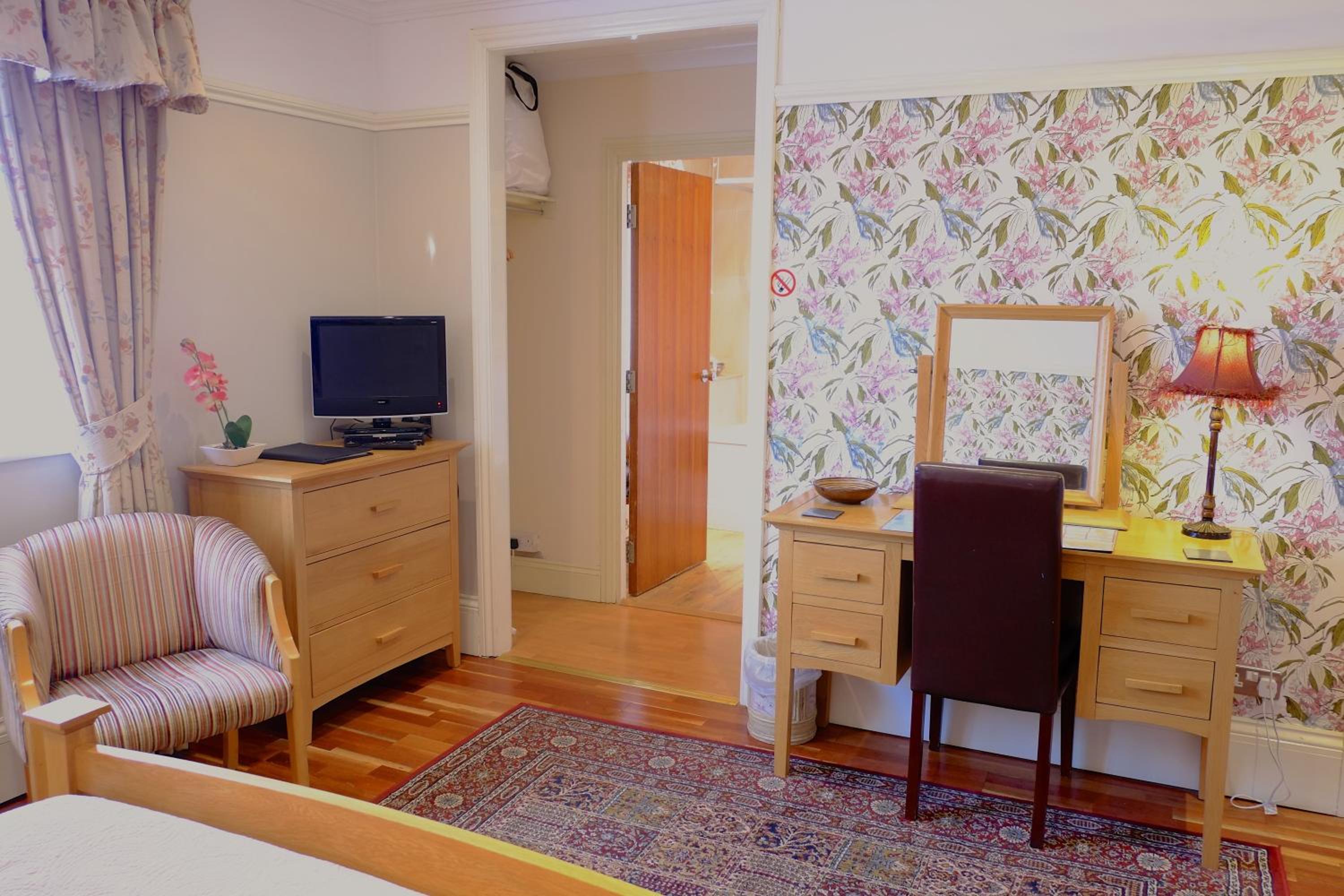 Acorn Guest House in Hull