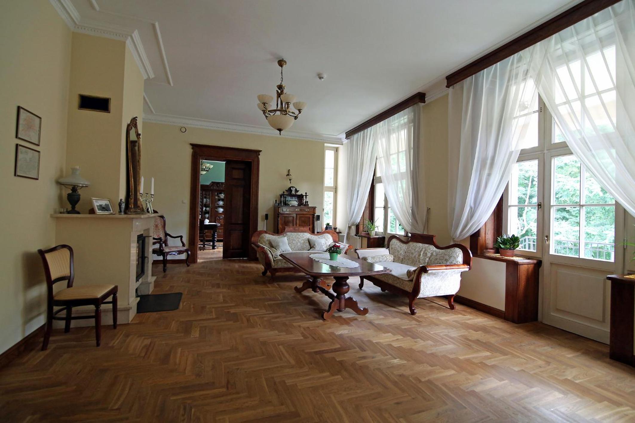 Photo 9